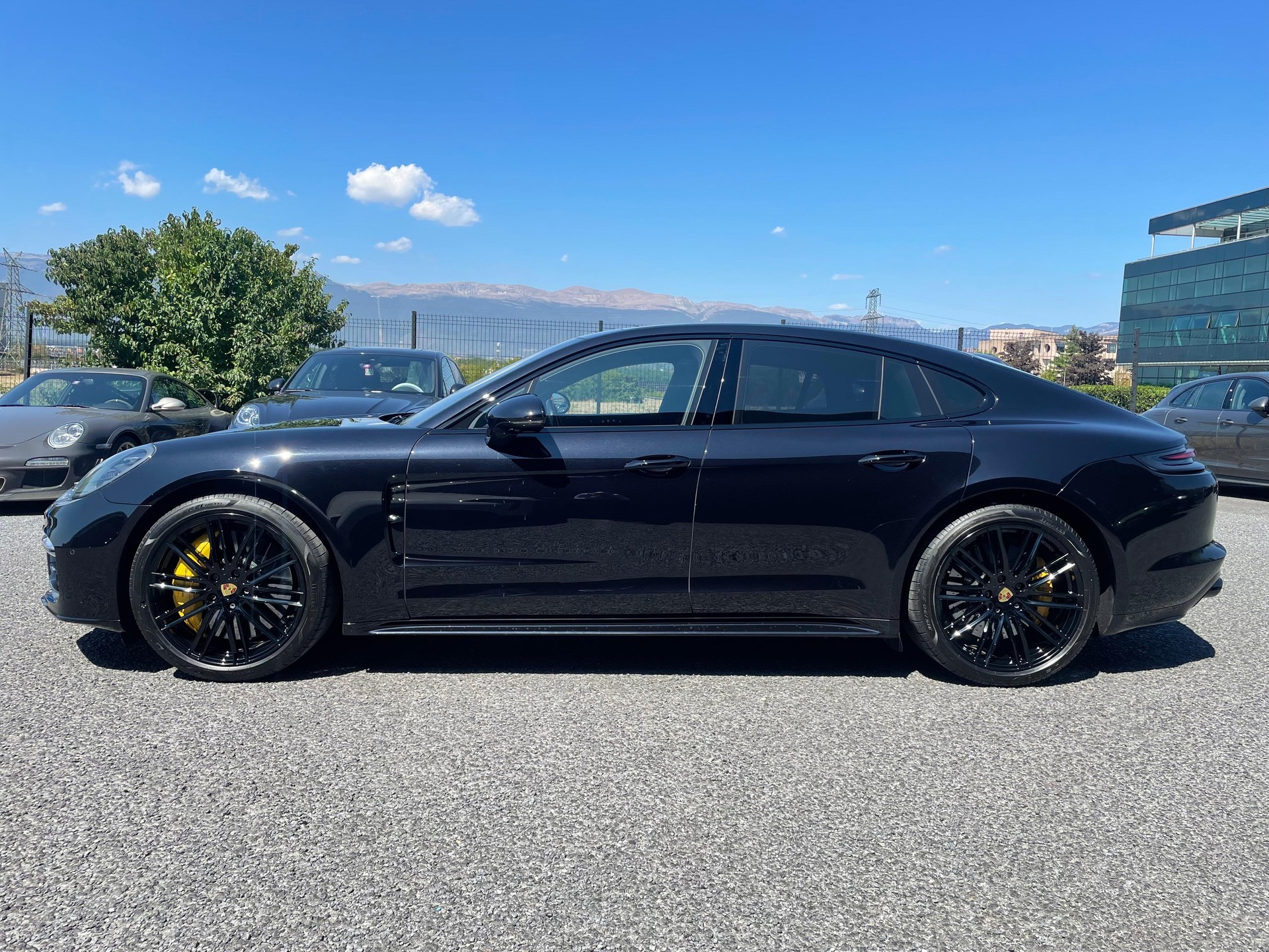 PORSCHE 4.0 V8 Turbo-image-3
