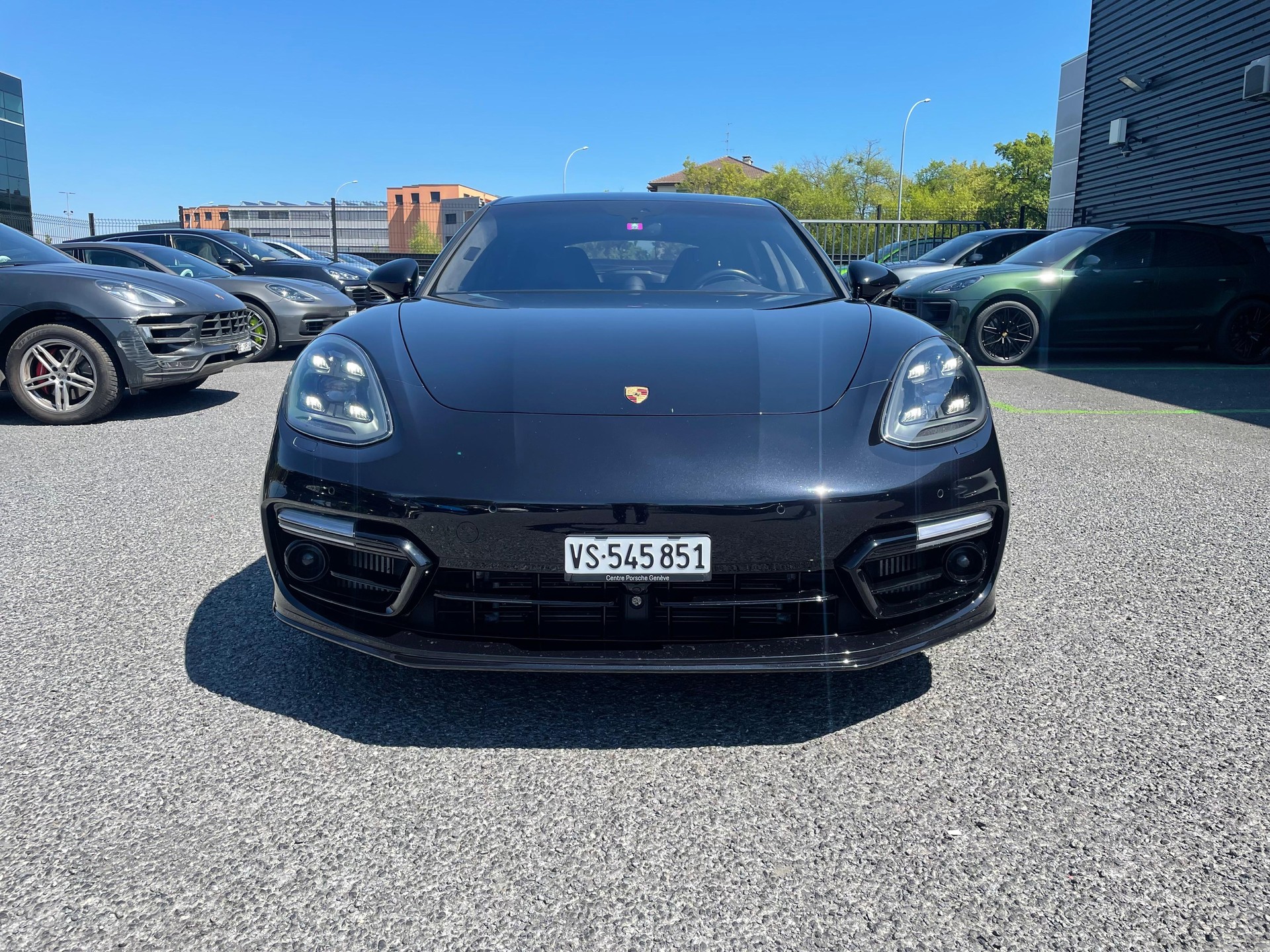 PORSCHE 4.0 V8 Turbo-image-4