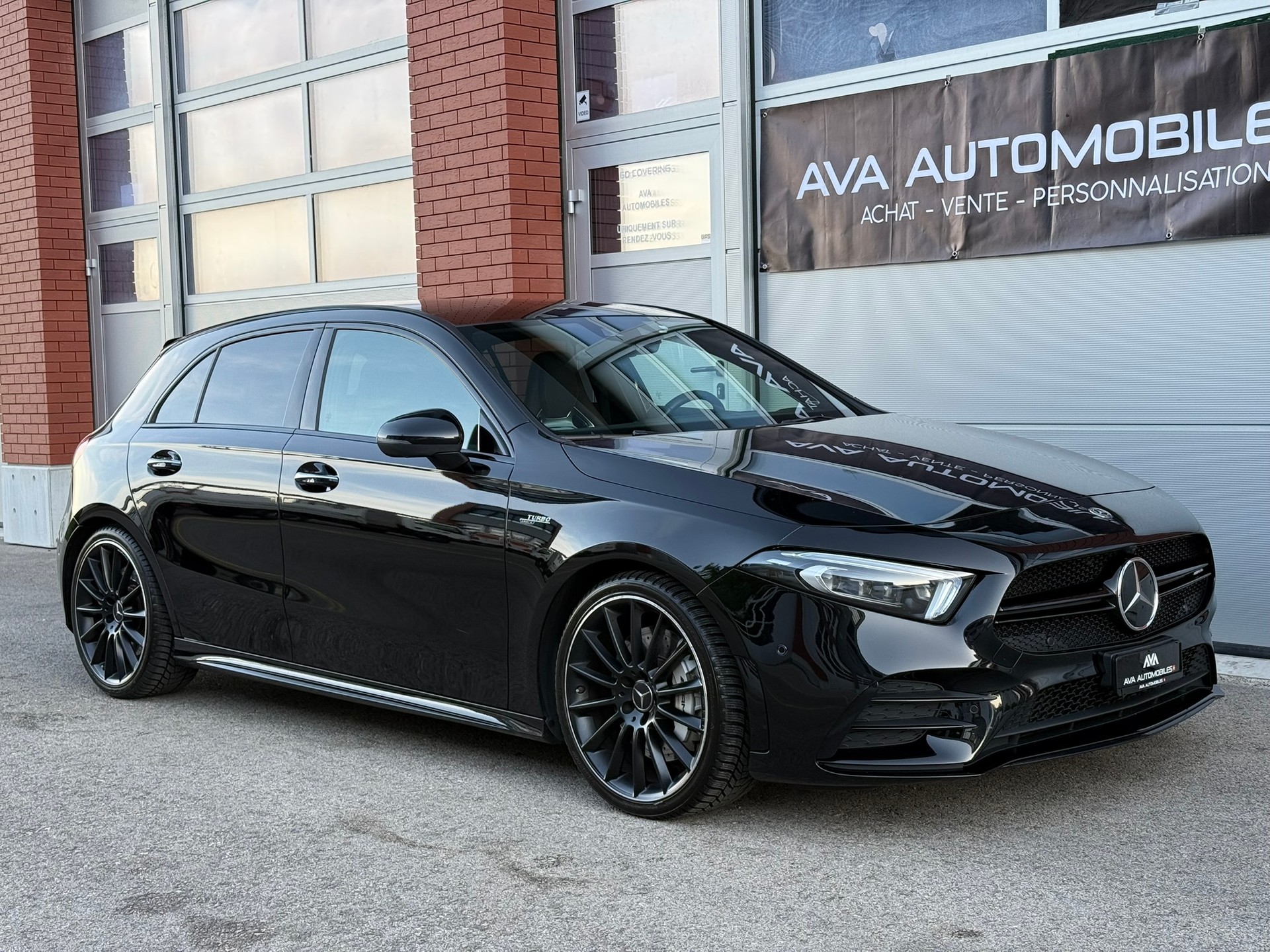 MERCEDES-BENZ A 35 AMG 4Matic Speedshift-image-8