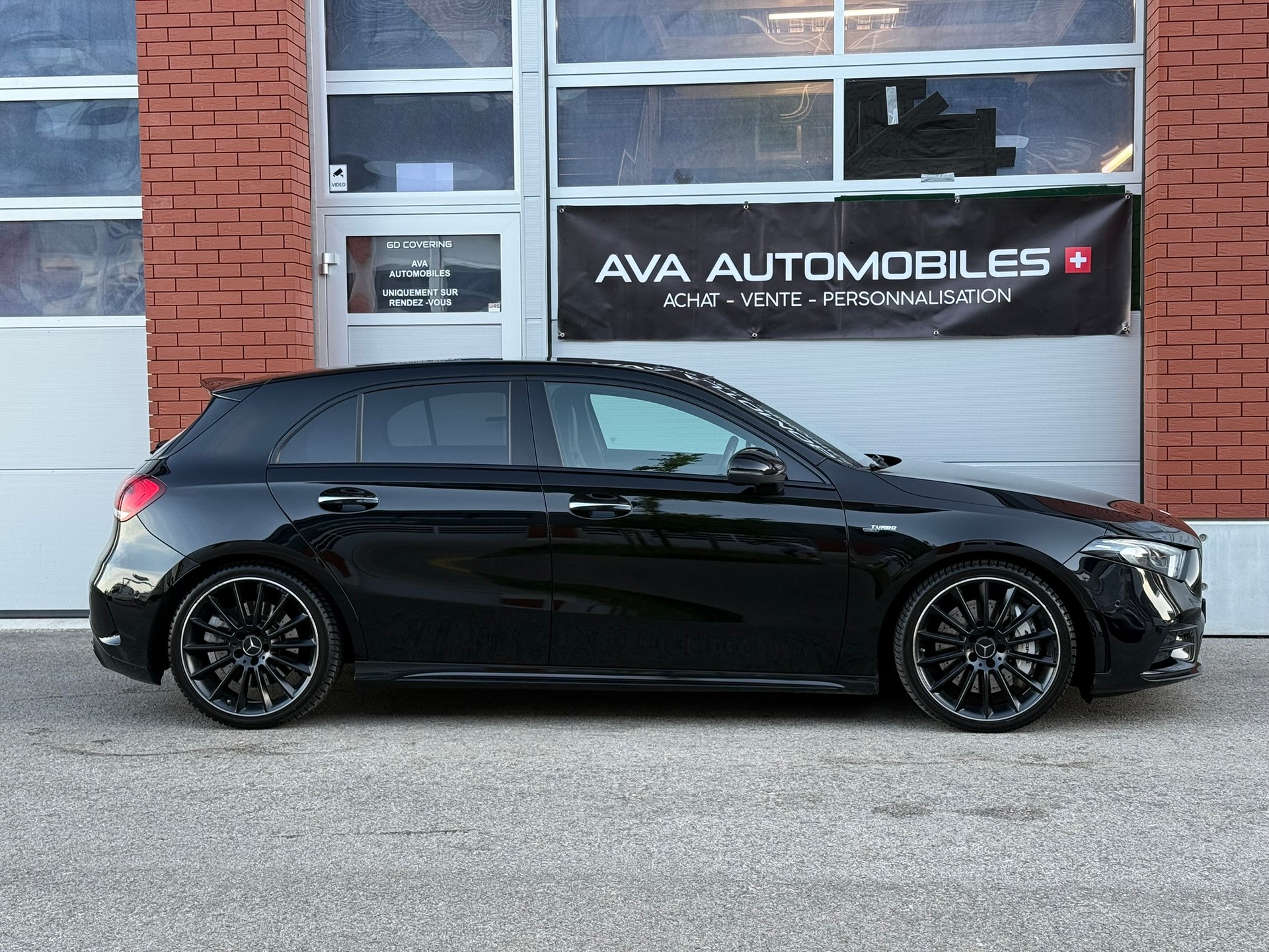 MERCEDES-BENZ A 35 AMG 4Matic Speedshift-image-9