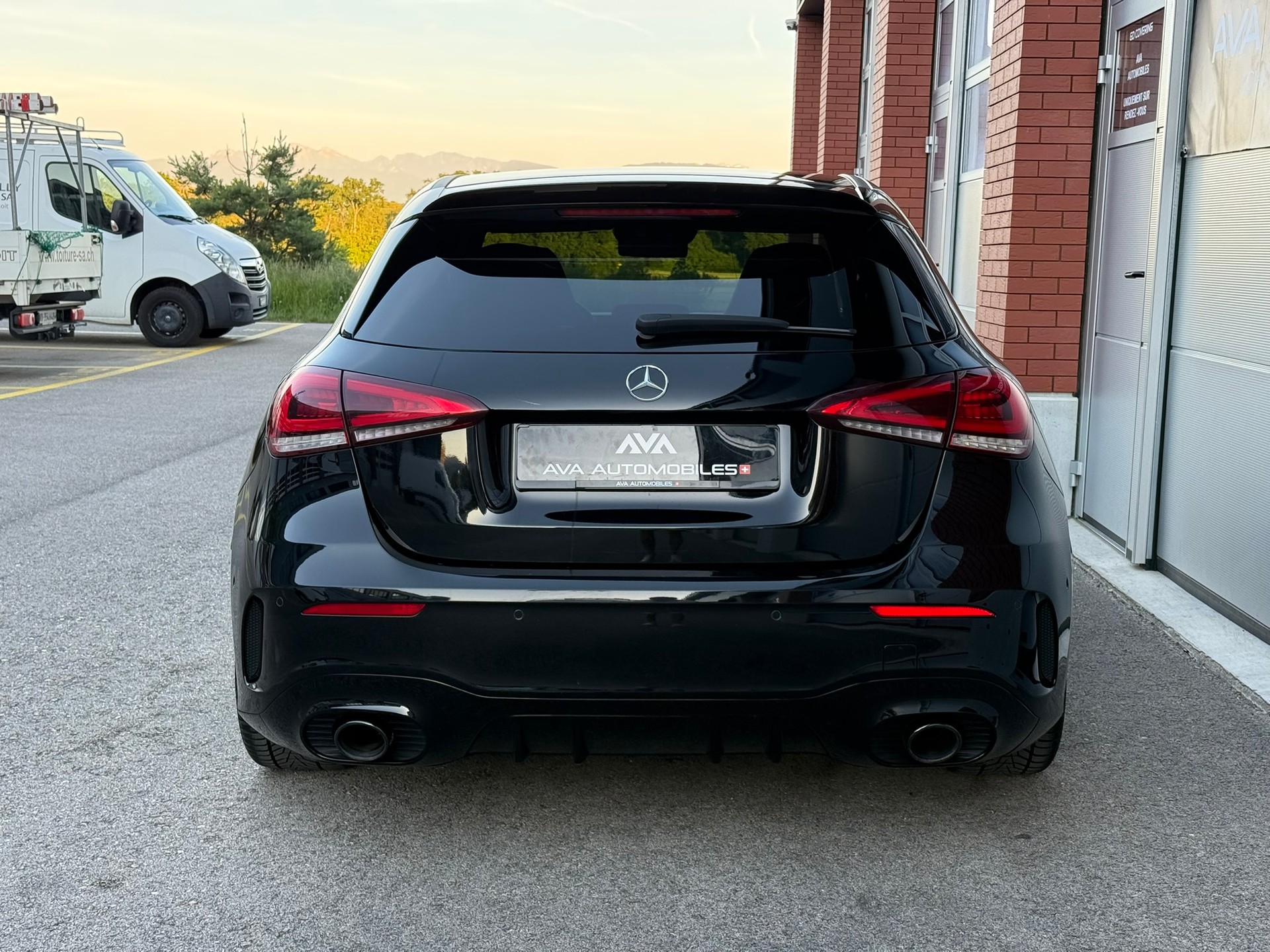 MERCEDES-BENZ A 35 AMG 4Matic Speedshift-image-6