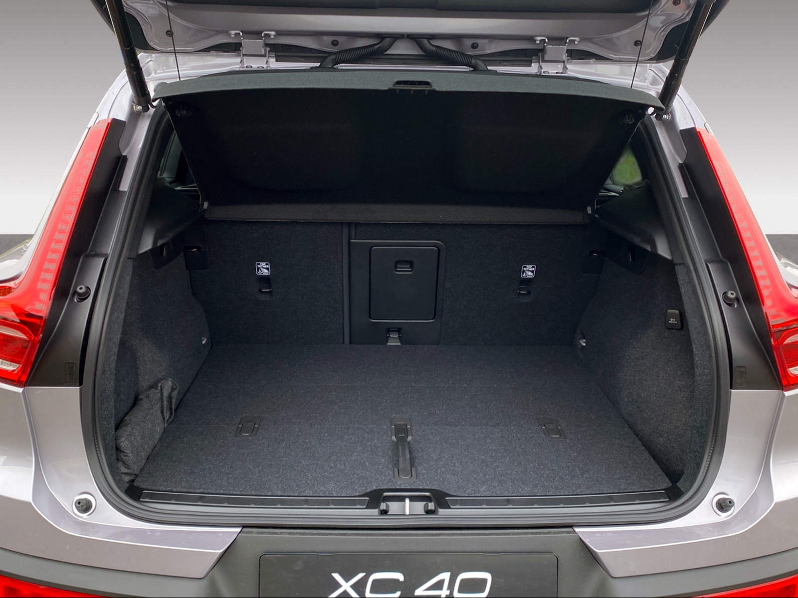 VOLVO XC40 2.0 B3 MH XCITE-image-14