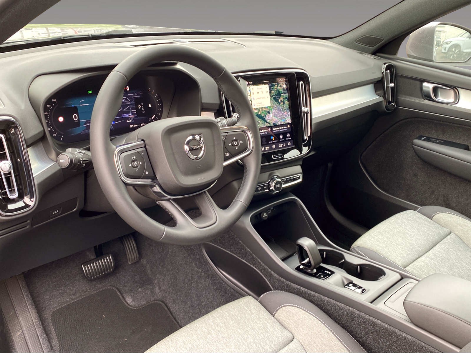VOLVO XC40 2.0 B3 MH XCITE-image-6
