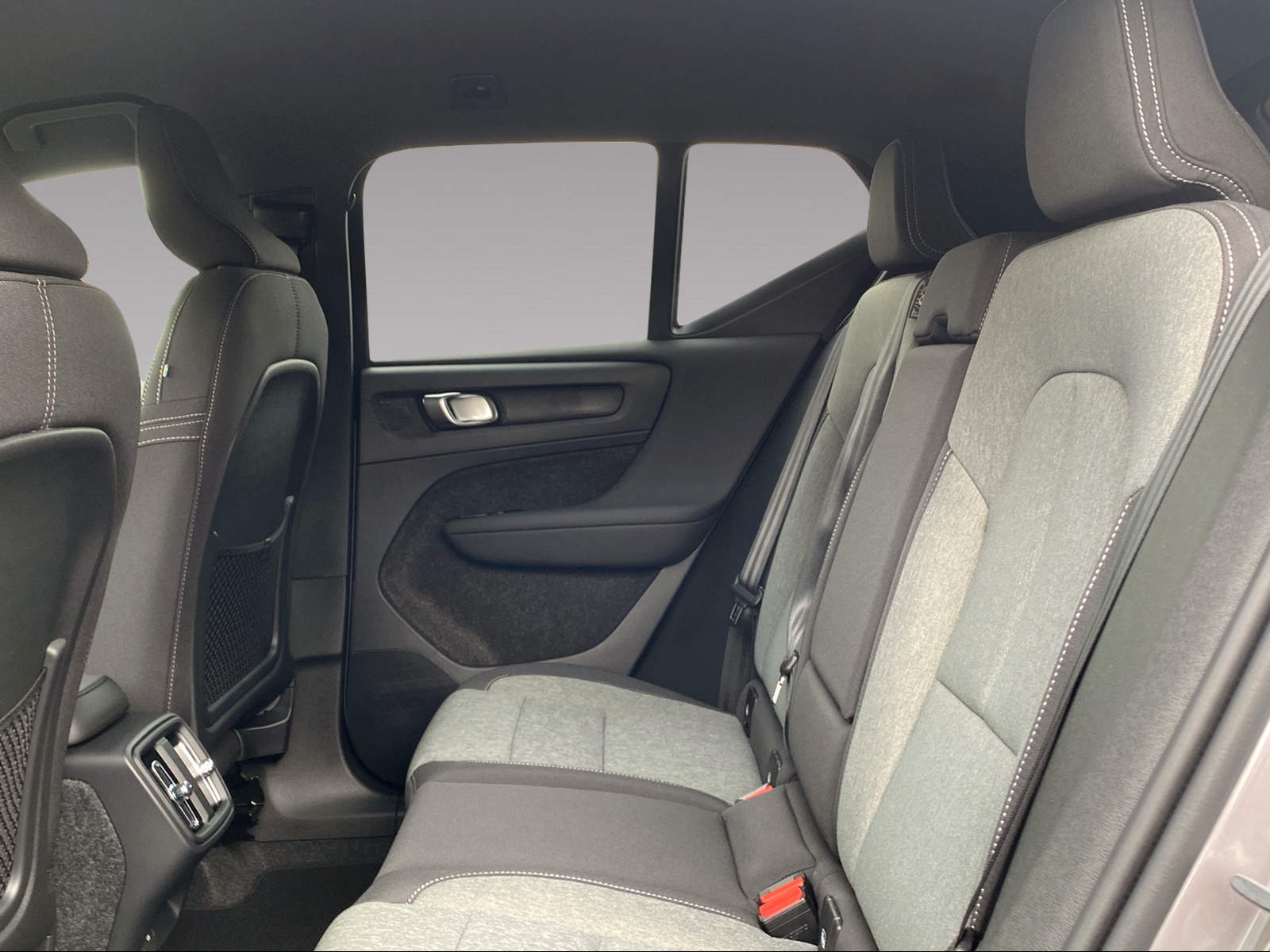 VOLVO XC40 2.0 B3 MH XCITE-image-8