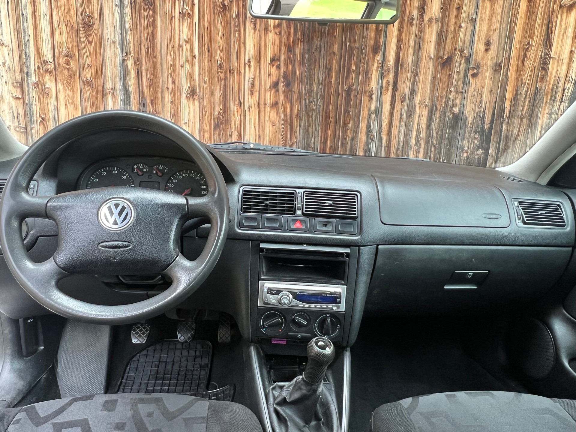 VW Golf Variant 1.6-image-8