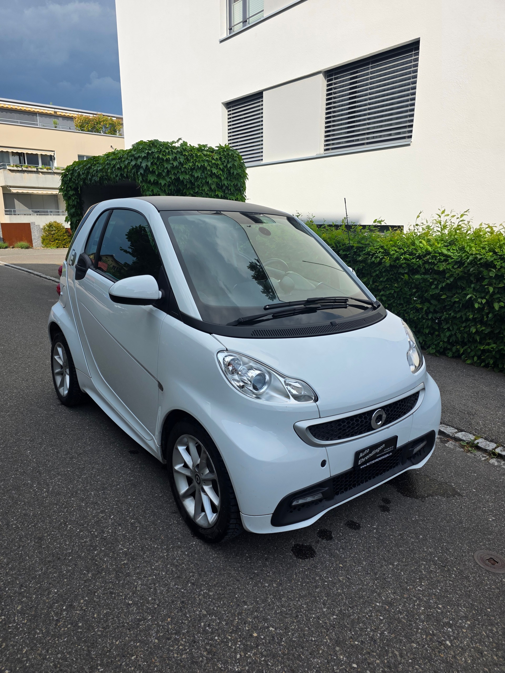 SMART fortwo electric drive (incl. battery)-showroom-element-3