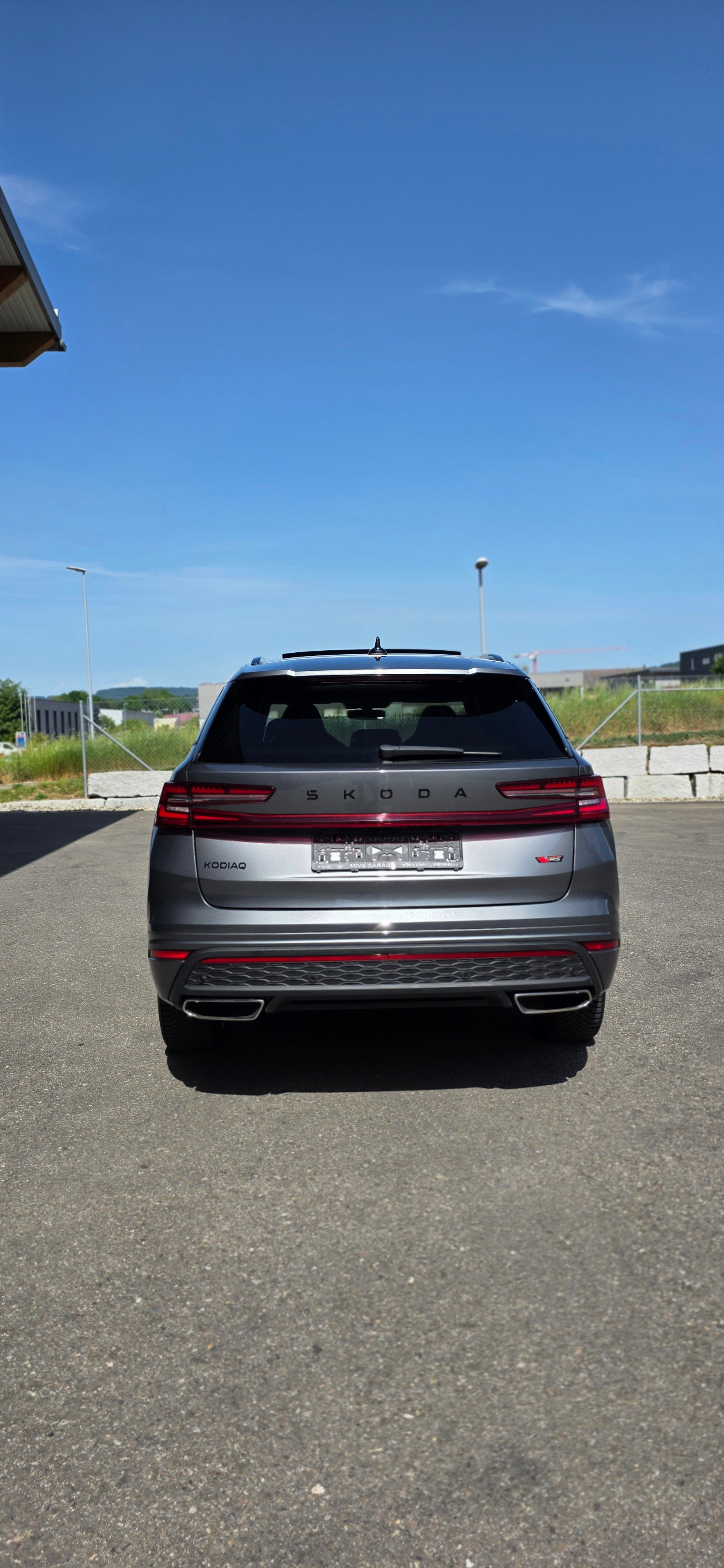 SKODA Kodiaq 2.0 TSI RS 4x4 *Panorama * Anhängerkupplung * Standheizung * Abstandsregler-showroom-element-3