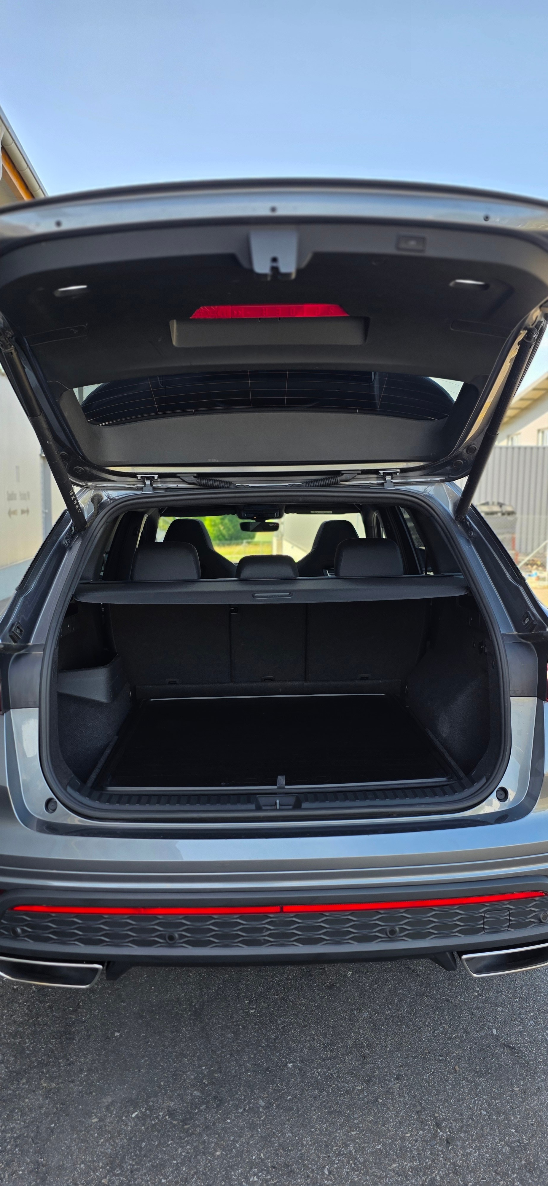 SKODA Kodiaq 2.0 TSI RS 4x4 *Panorama * Anhängerkupplung * Standheizung * Abstandsregler-image-4