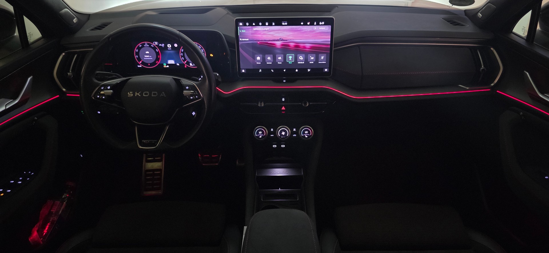 SKODA Kodiaq 2.0 TSI RS 4x4 *Panorama * Anhängerkupplung * Standheizung * Abstandsregler-image-29