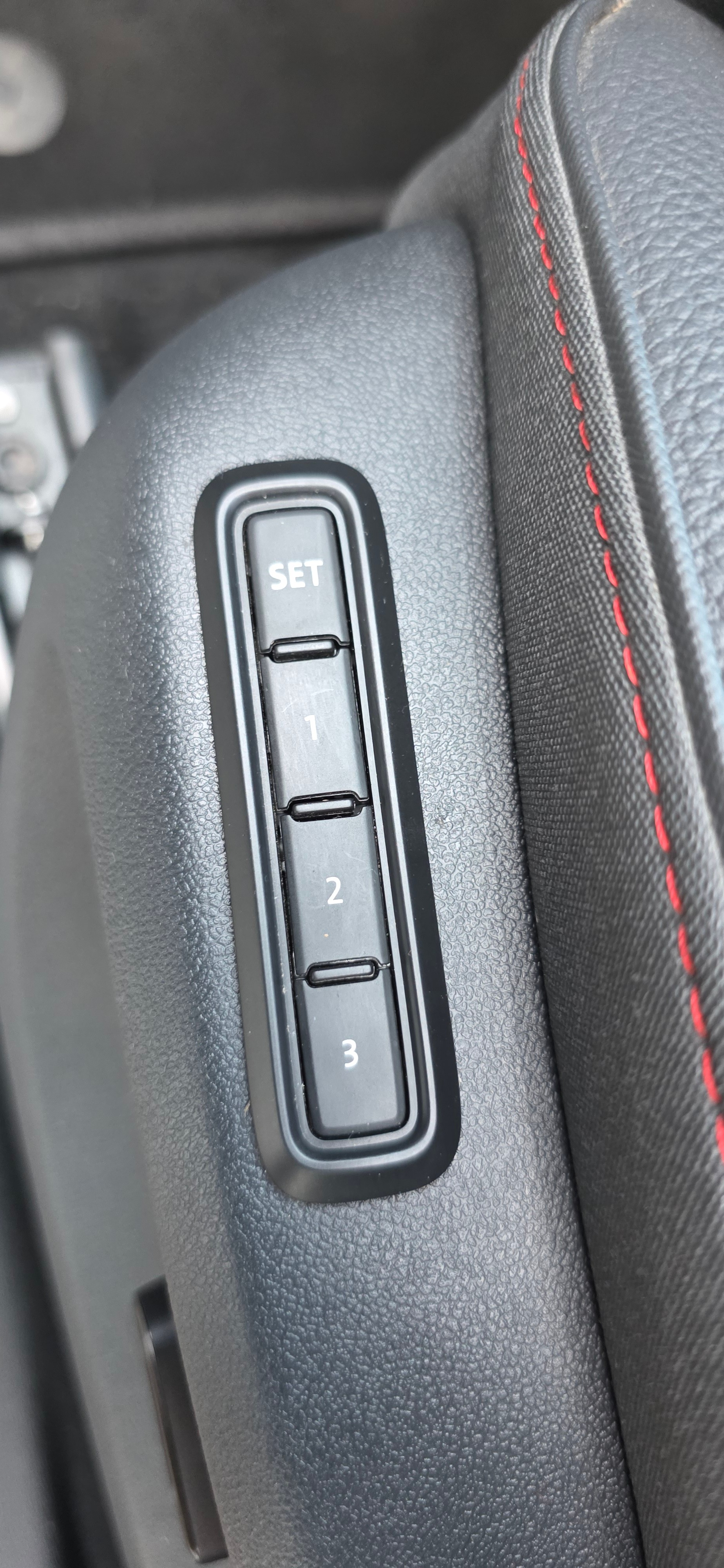 SKODA Kodiaq 2.0 TSI RS 4x4 *Panorama * Anhängerkupplung * Standheizung * Abstandsregler-image-11