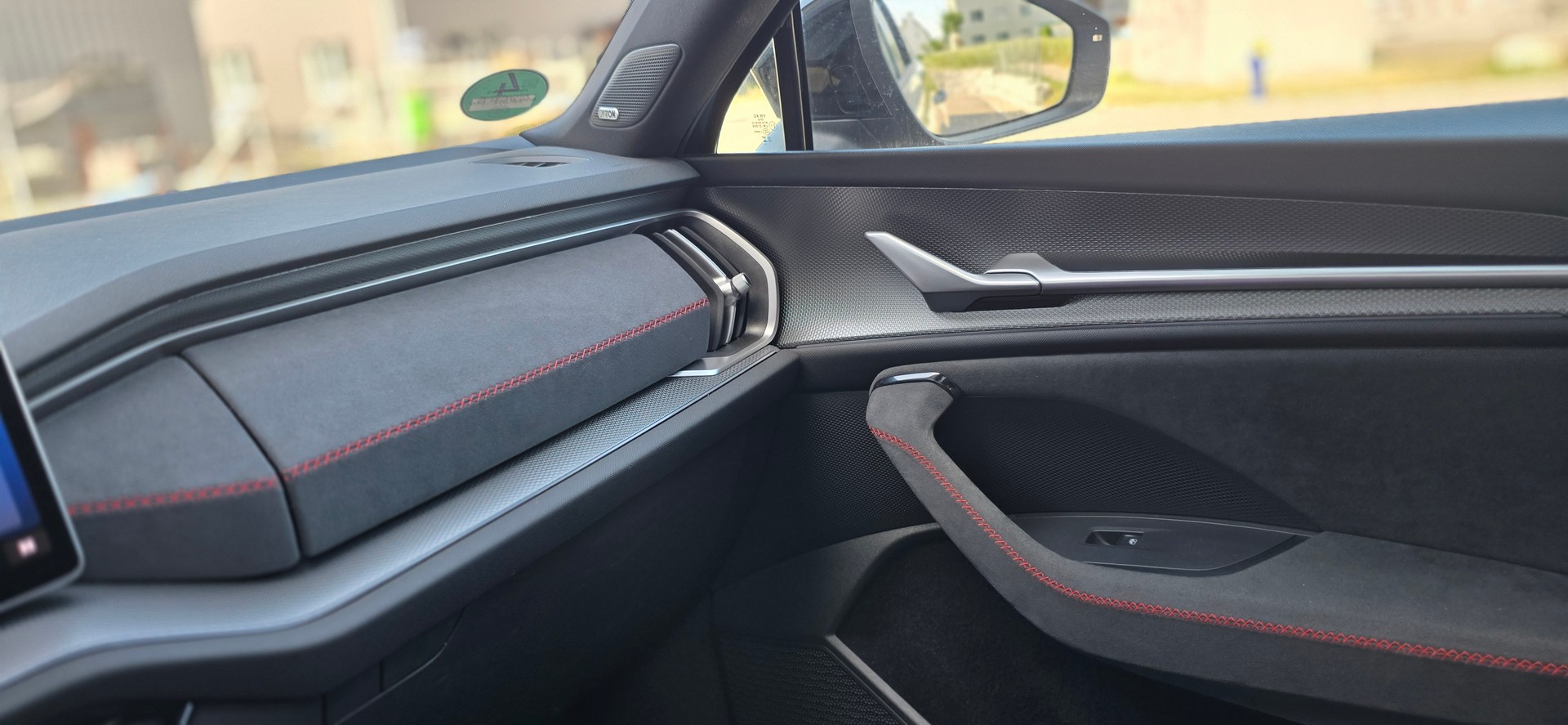 SKODA Kodiaq 2.0 TSI RS 4x4 *Panorama * Anhängerkupplung * Standheizung * Abstandsregler-image-27