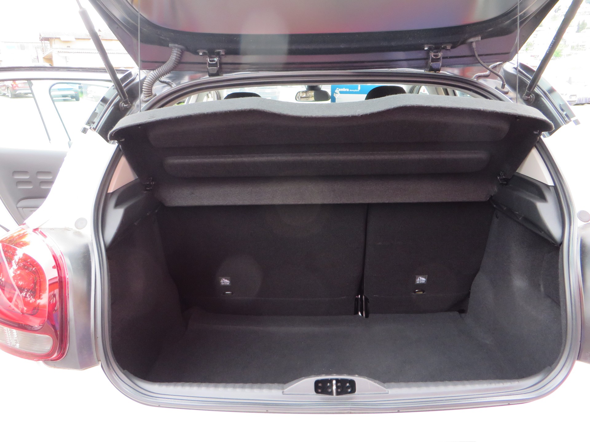 CITROEN C3 1.2i PureTech Shine EAT6-image-5