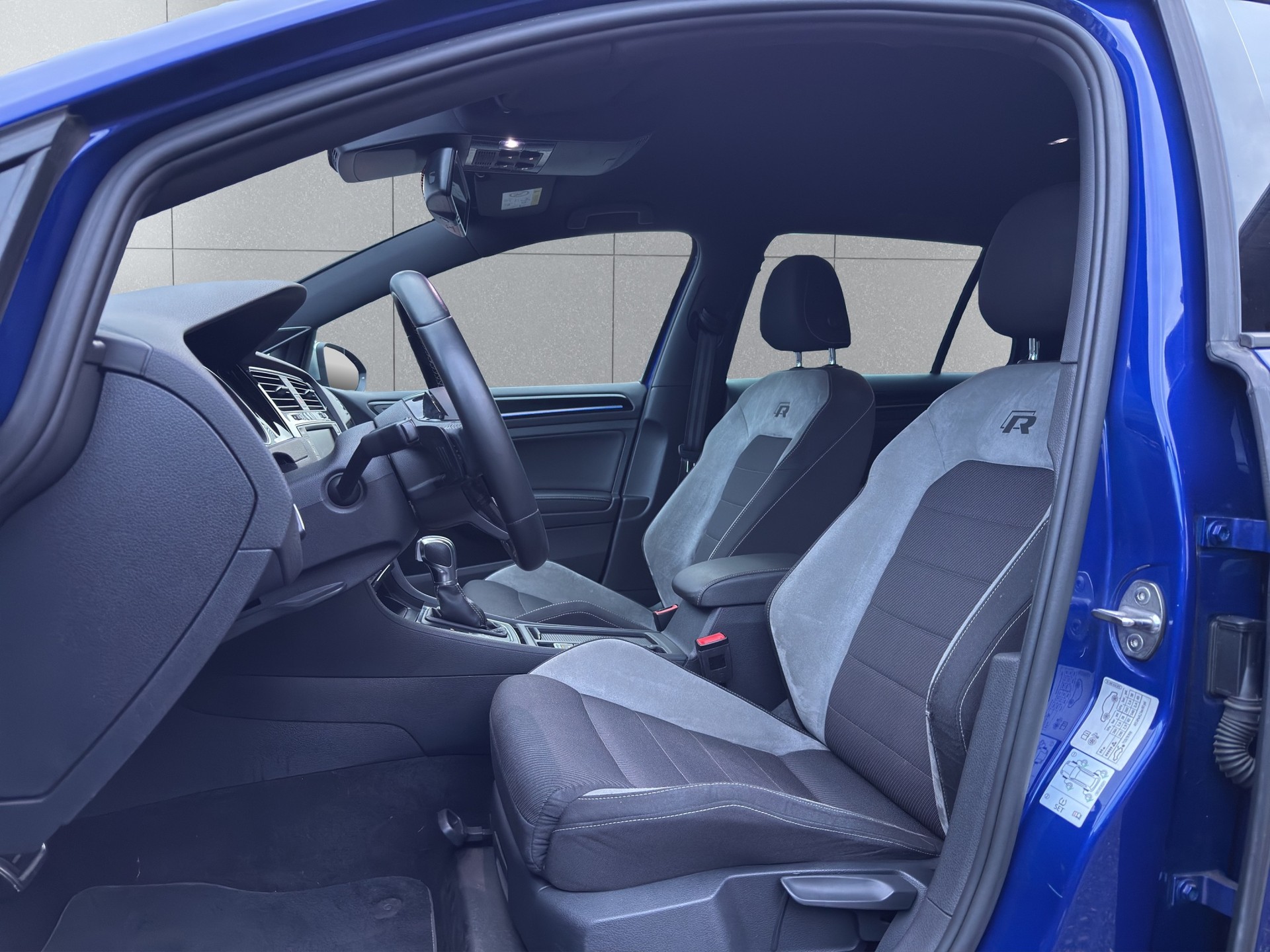 VW Golf Variant 2.0 TSI 4 Motion DSG-image-9