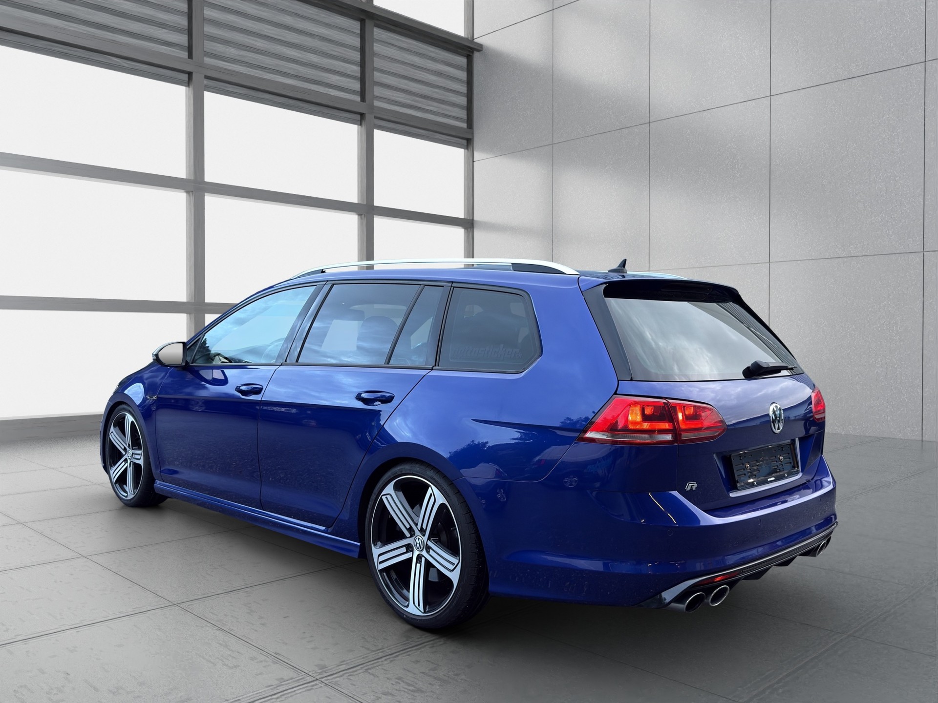 VW Golf Variant 2.0 TSI 4 Motion DSG-image-3