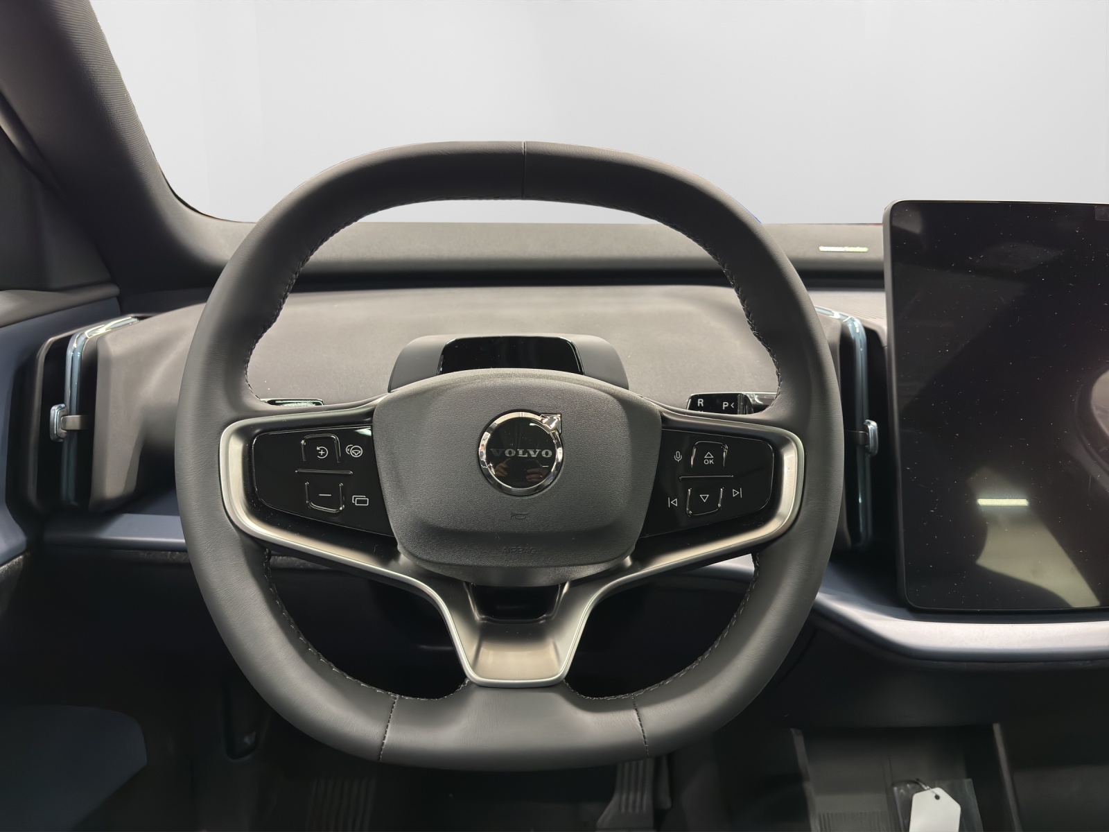 VOLVO EX30 Ultra XCENTRIC Black Edition-image-6