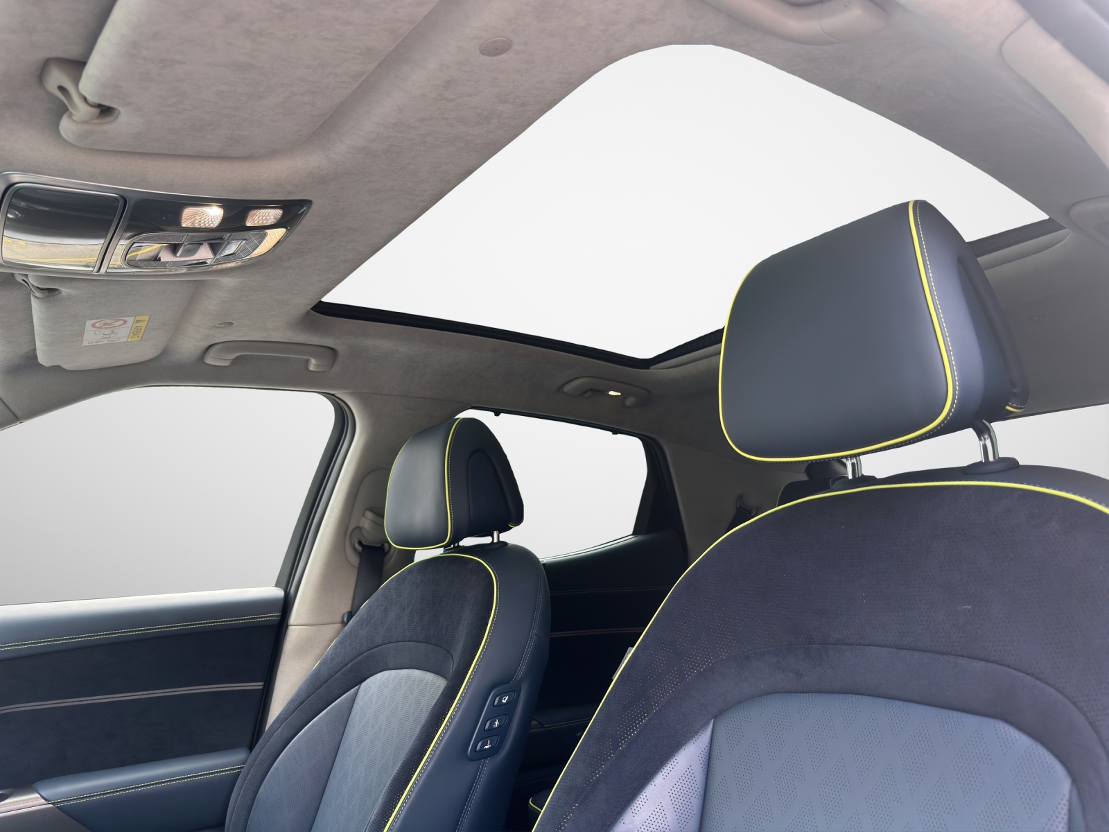 GENESIS GV60 Dual Motor Sport Plus AWD-image-12