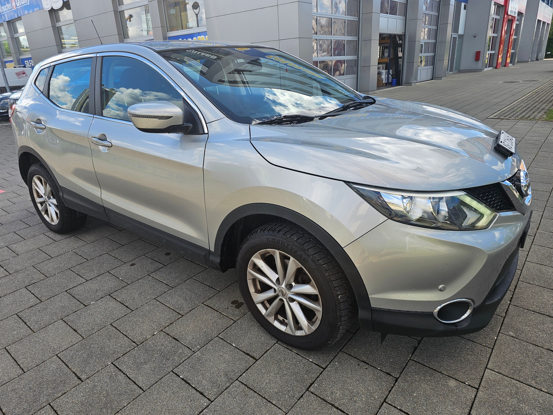 NISSAN Qashqai 1.6 dCi N-Connecta ALL-MODE 4x4-image-2