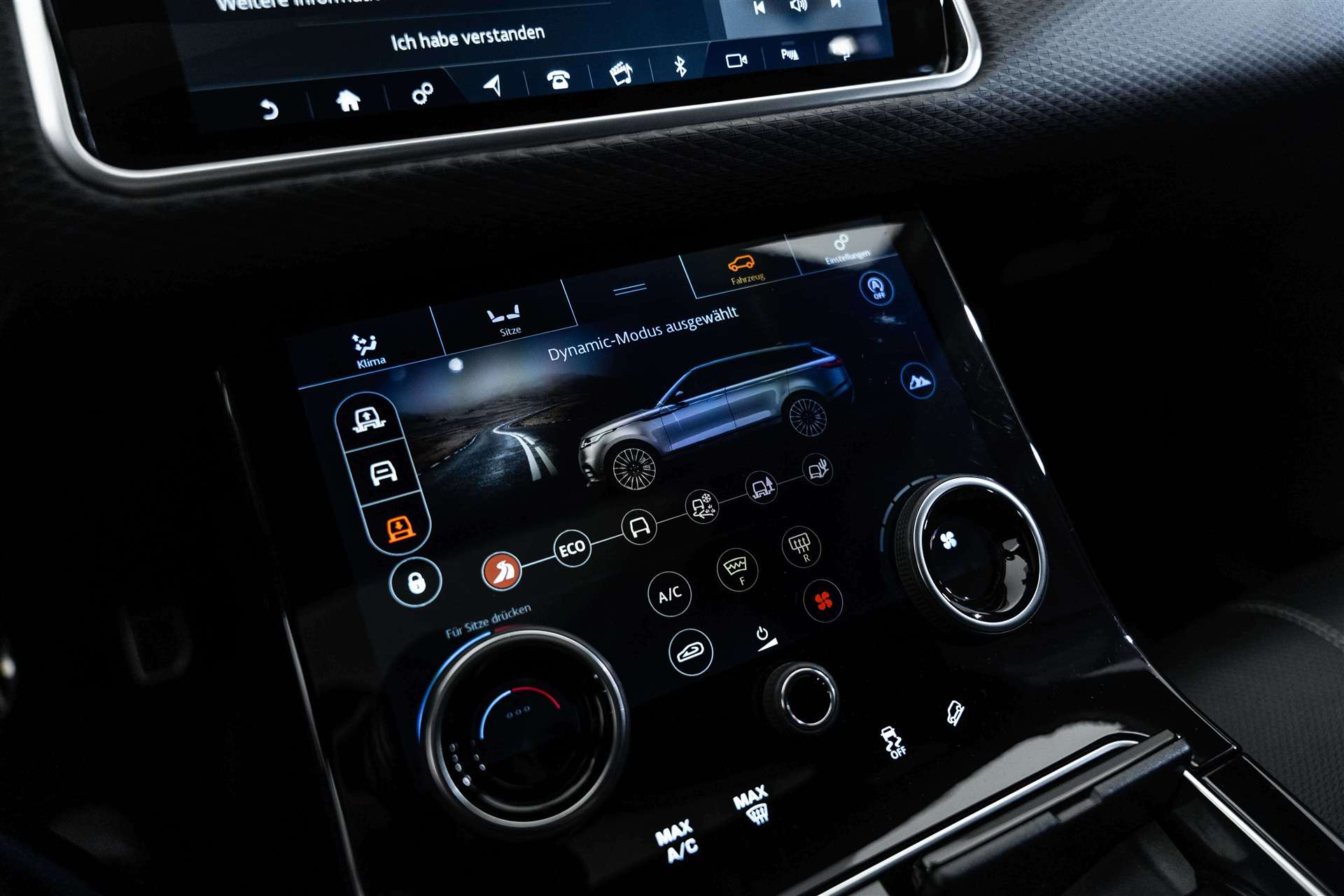LAND ROVER Range Rover Velar D 300 Automatic-image-28