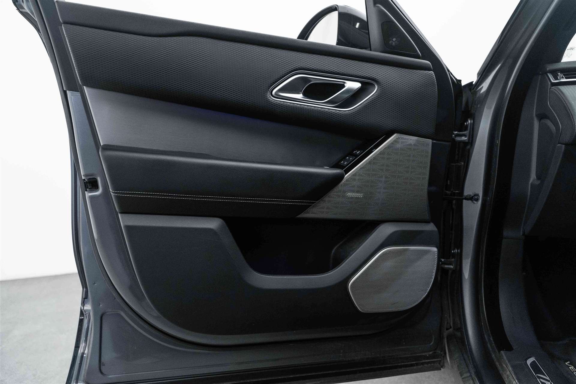 LAND ROVER Range Rover Velar D 300 Automatic-image-6