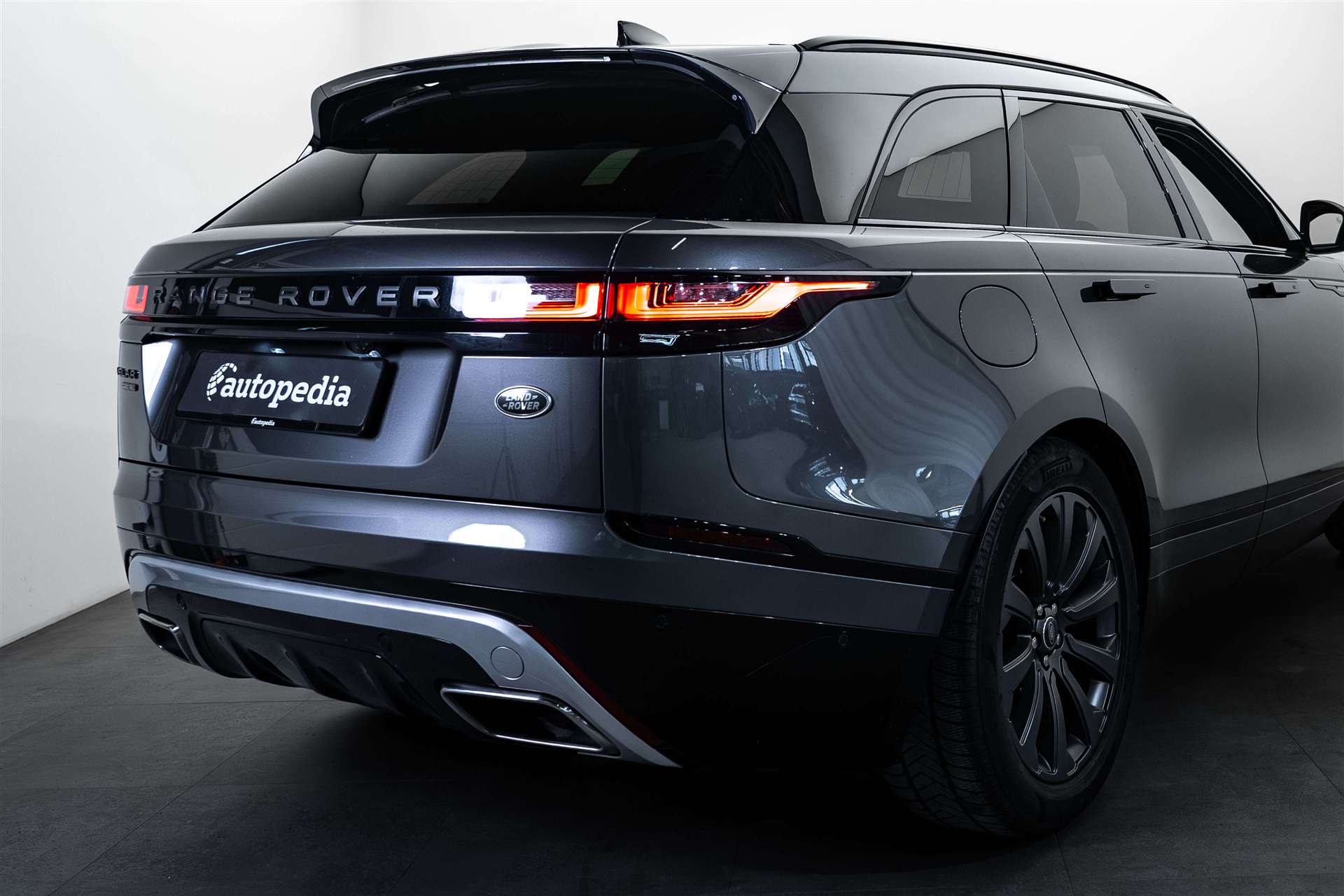 LAND ROVER Range Rover Velar D 300 Automatic-showroom-element-3