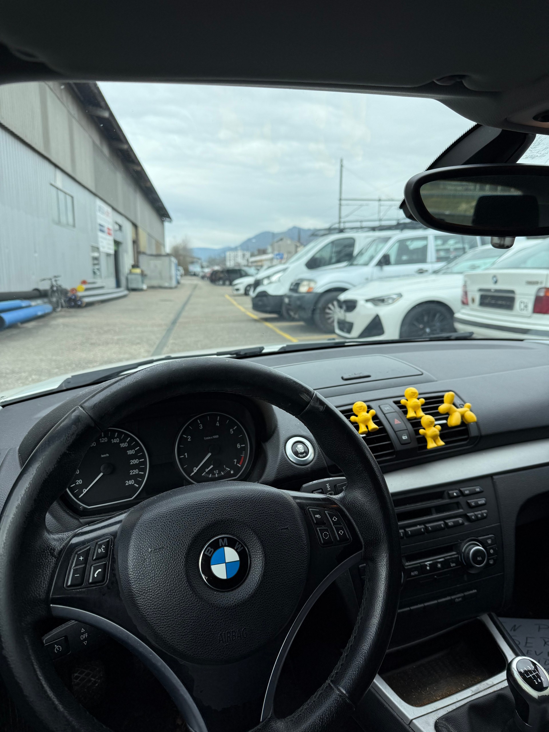BMW 116i-image-8