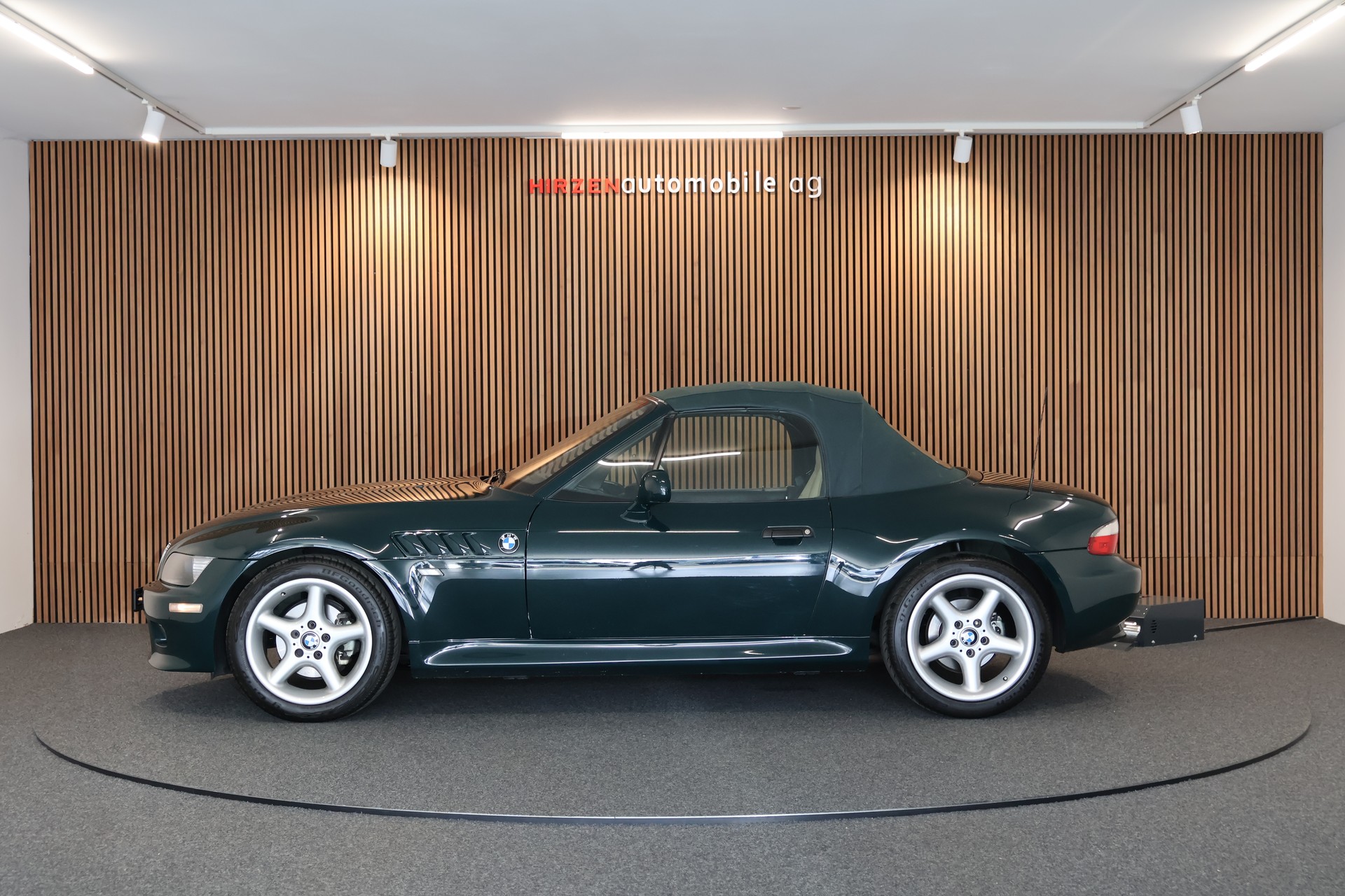 BMW Z3 2.8i Roadster-showroom-element-3