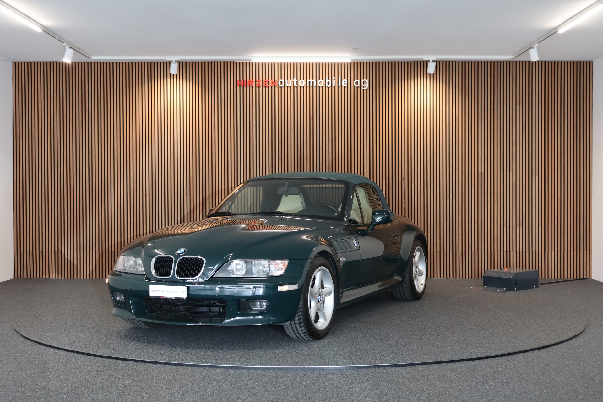 BMW Z3 2.8i Roadster-showroom-element-1