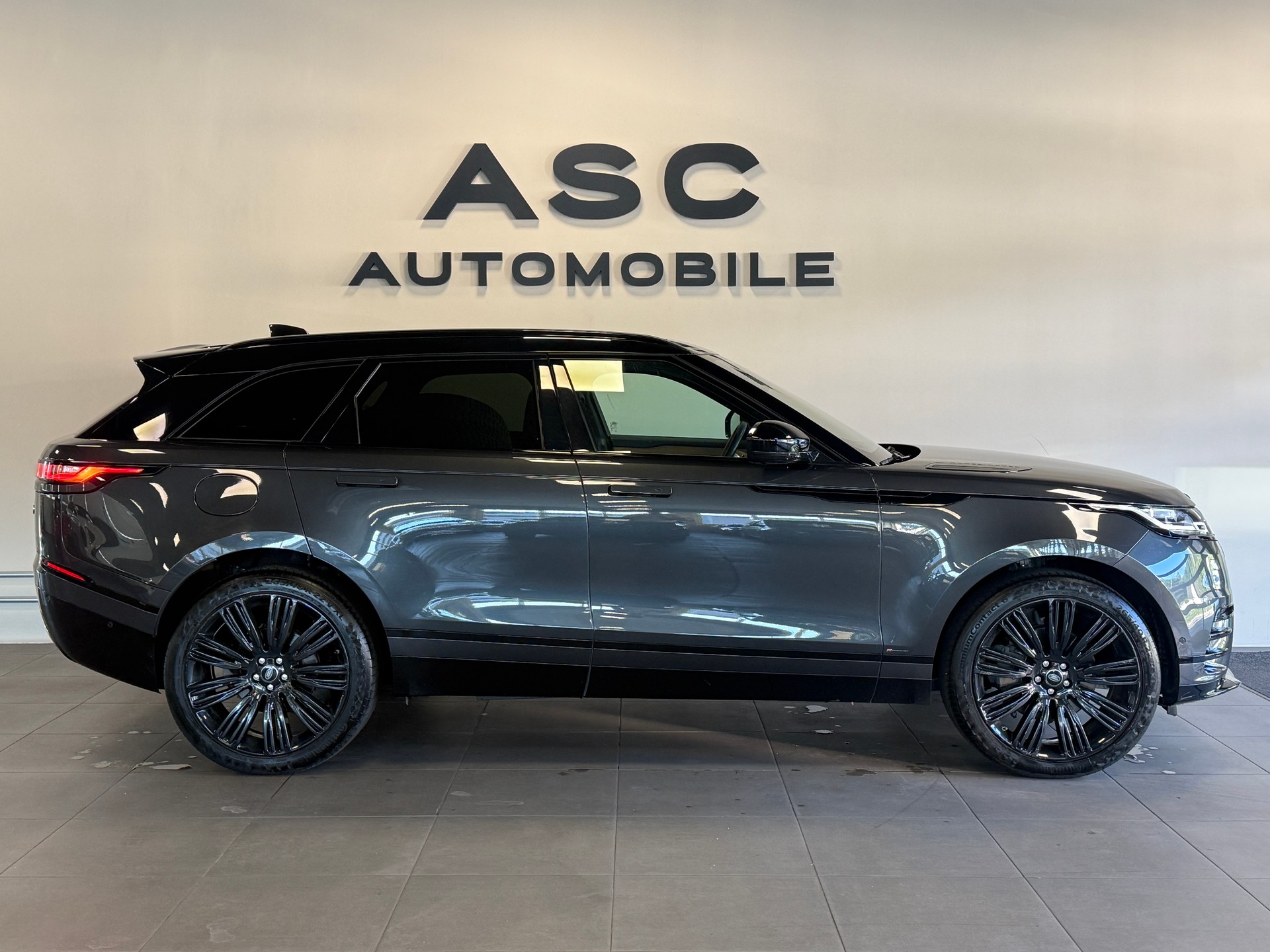 LAND ROVER Range Rover Velar R-Dynamic D 300 Automatic-showroom-element-1