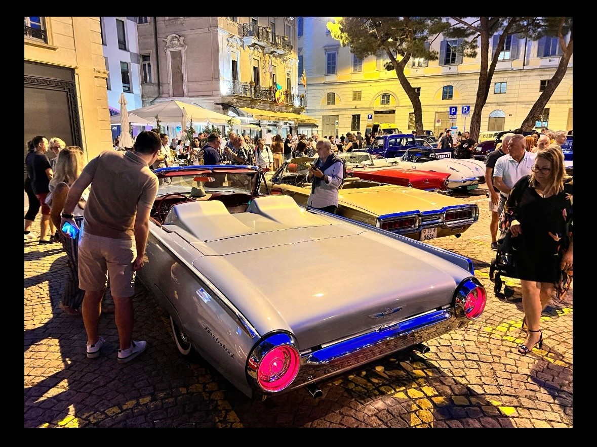 FORD Thunderbird