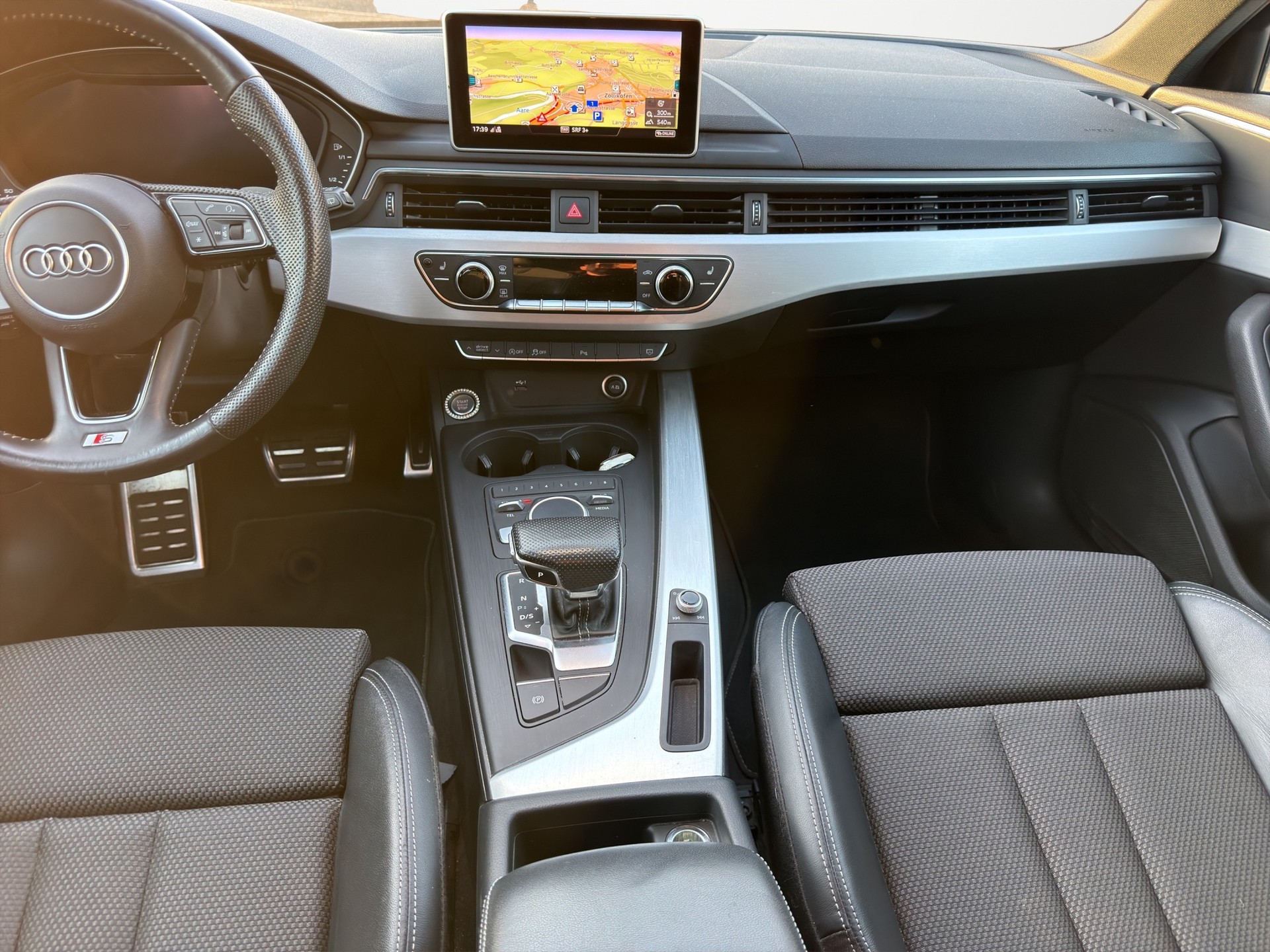 AUDI A4 Avant 35 TDI Sport S-tronic-image-10