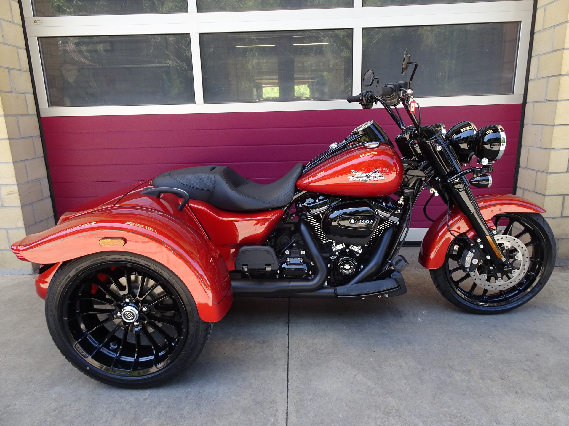 HARLEY-DAVIDSON FLRT Freewheeler-image-0