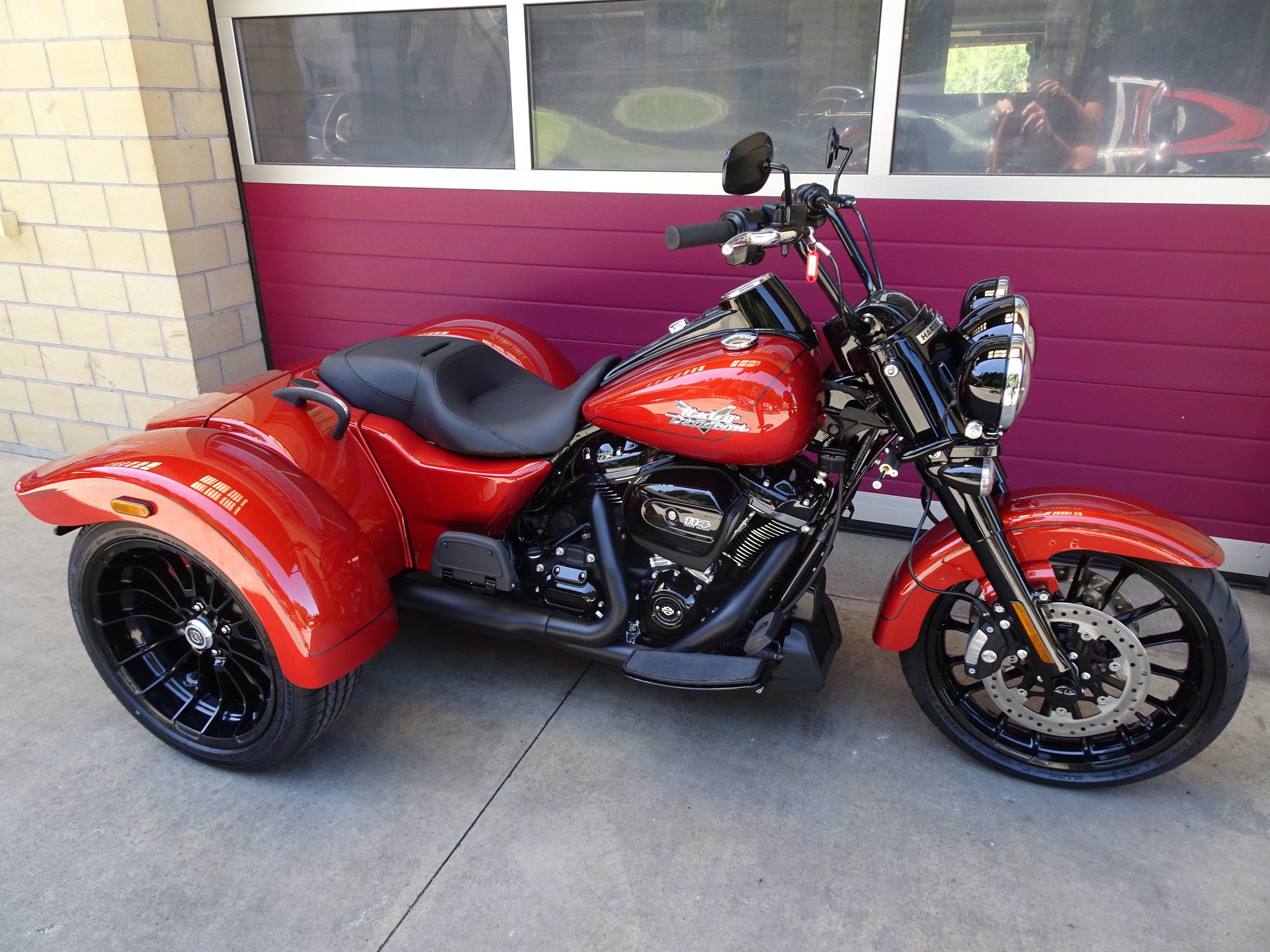 HARLEY-DAVIDSON FLRT Freewheeler-image-2