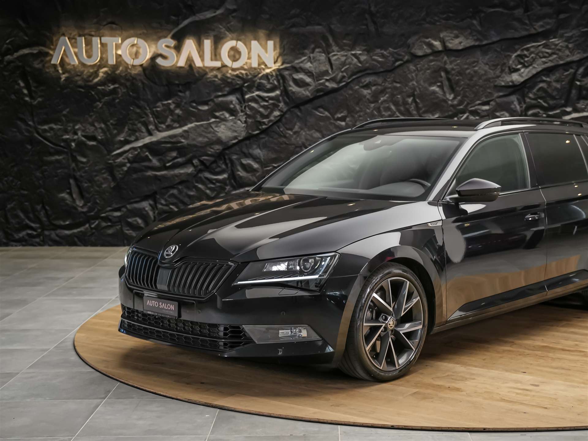 SKODA Superb Combi 2.0 TSI Sport Line DSG 4x4-image-14