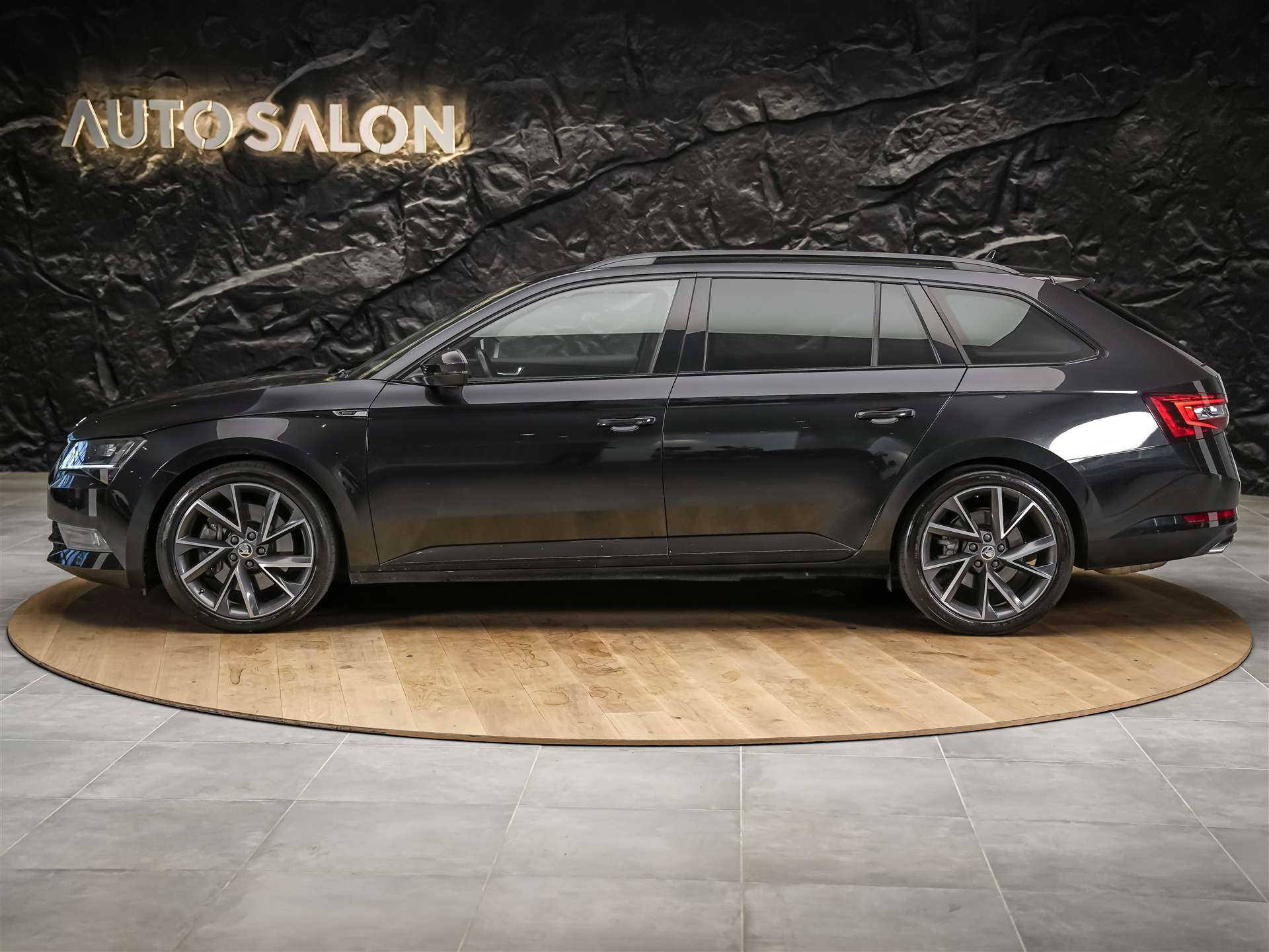 SKODA Superb Combi 2.0 TSI Sport Line DSG 4x4-showroom-element-2