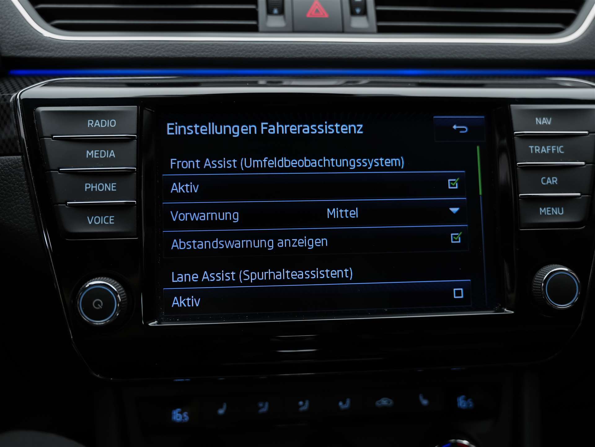 SKODA Superb Combi 2.0 TSI Sport Line DSG 4x4-image-37