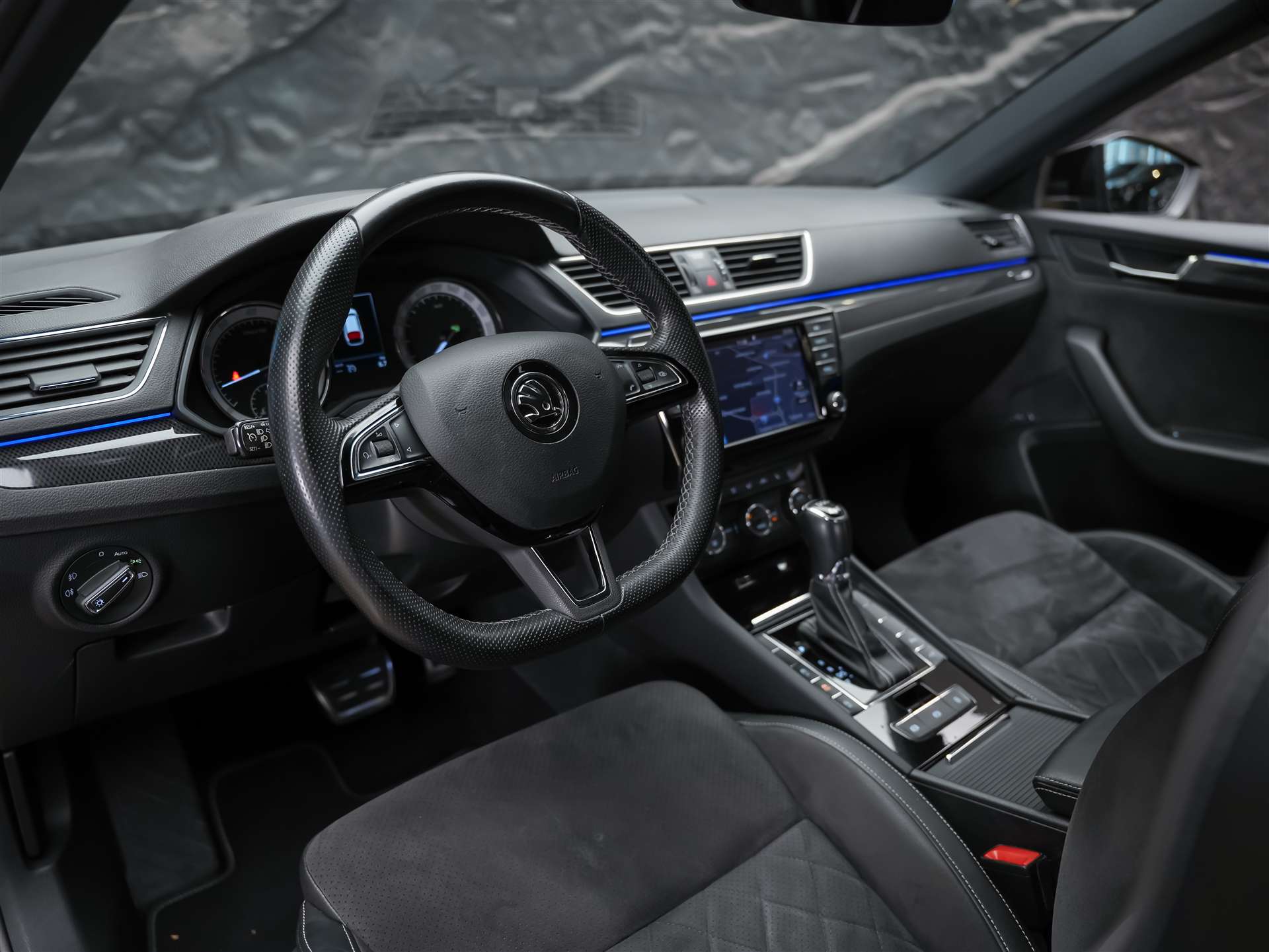 SKODA Superb Combi 2.0 TSI Sport Line DSG 4x4-image-8