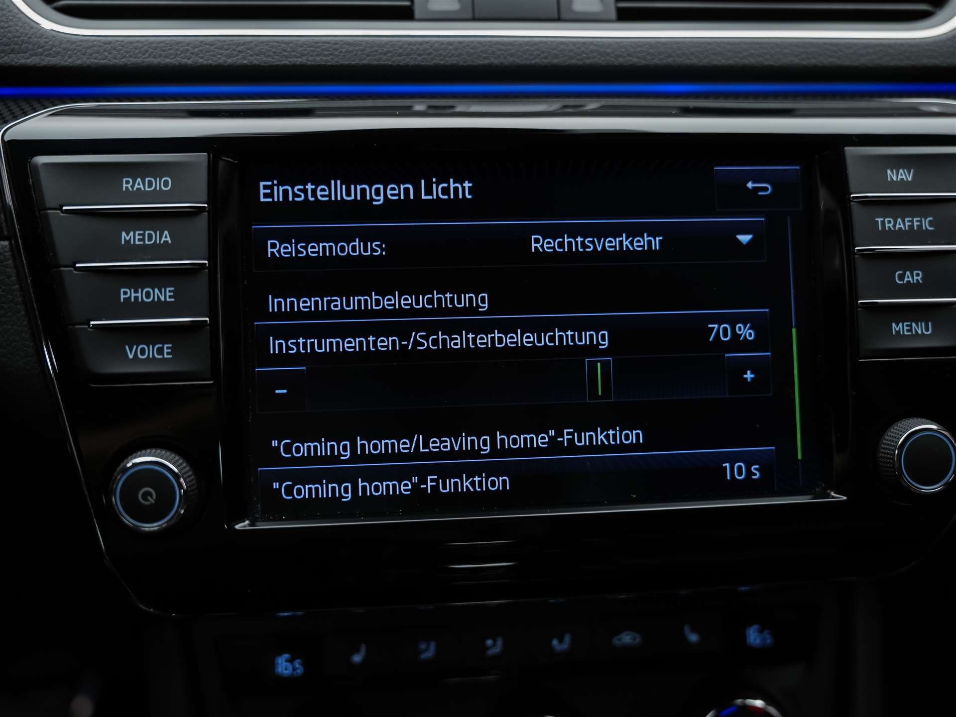 SKODA Superb Combi 2.0 TSI Sport Line DSG 4x4-image-37