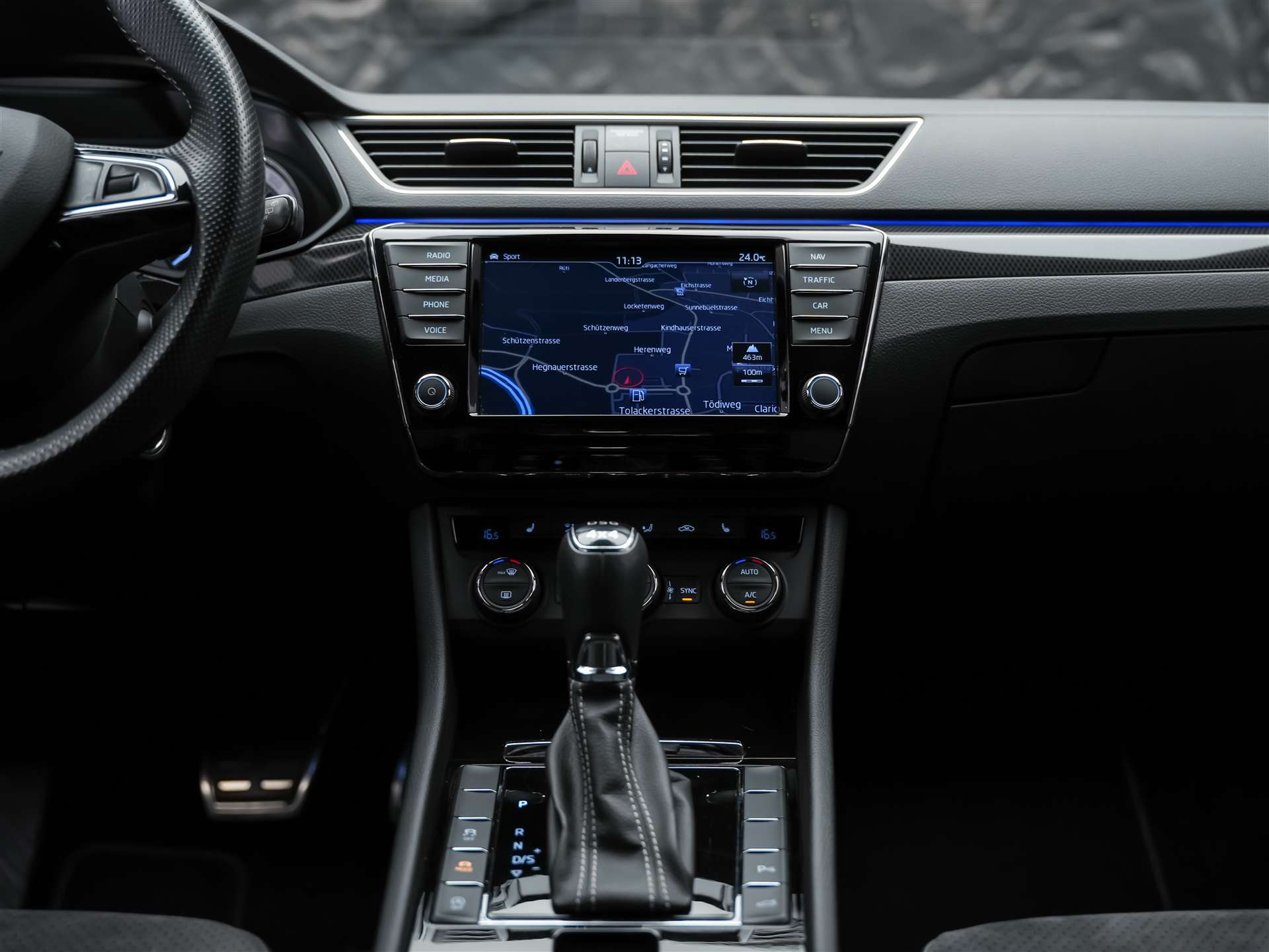 SKODA Superb Combi 2.0 TSI Sport Line DSG 4x4-image-19