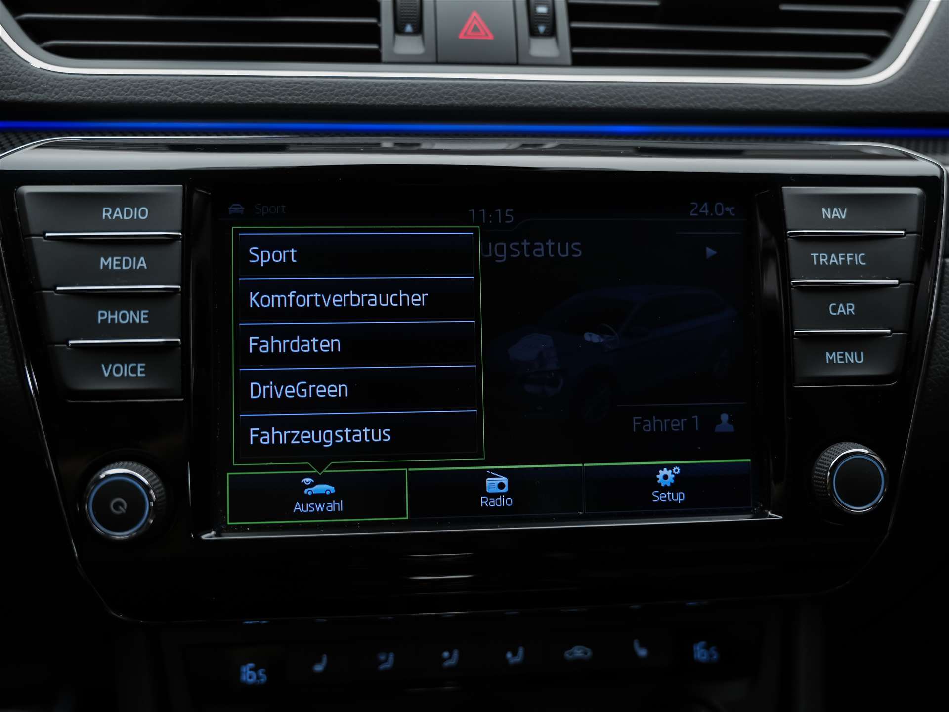 SKODA Superb Combi 2.0 TSI Sport Line DSG 4x4-image-34