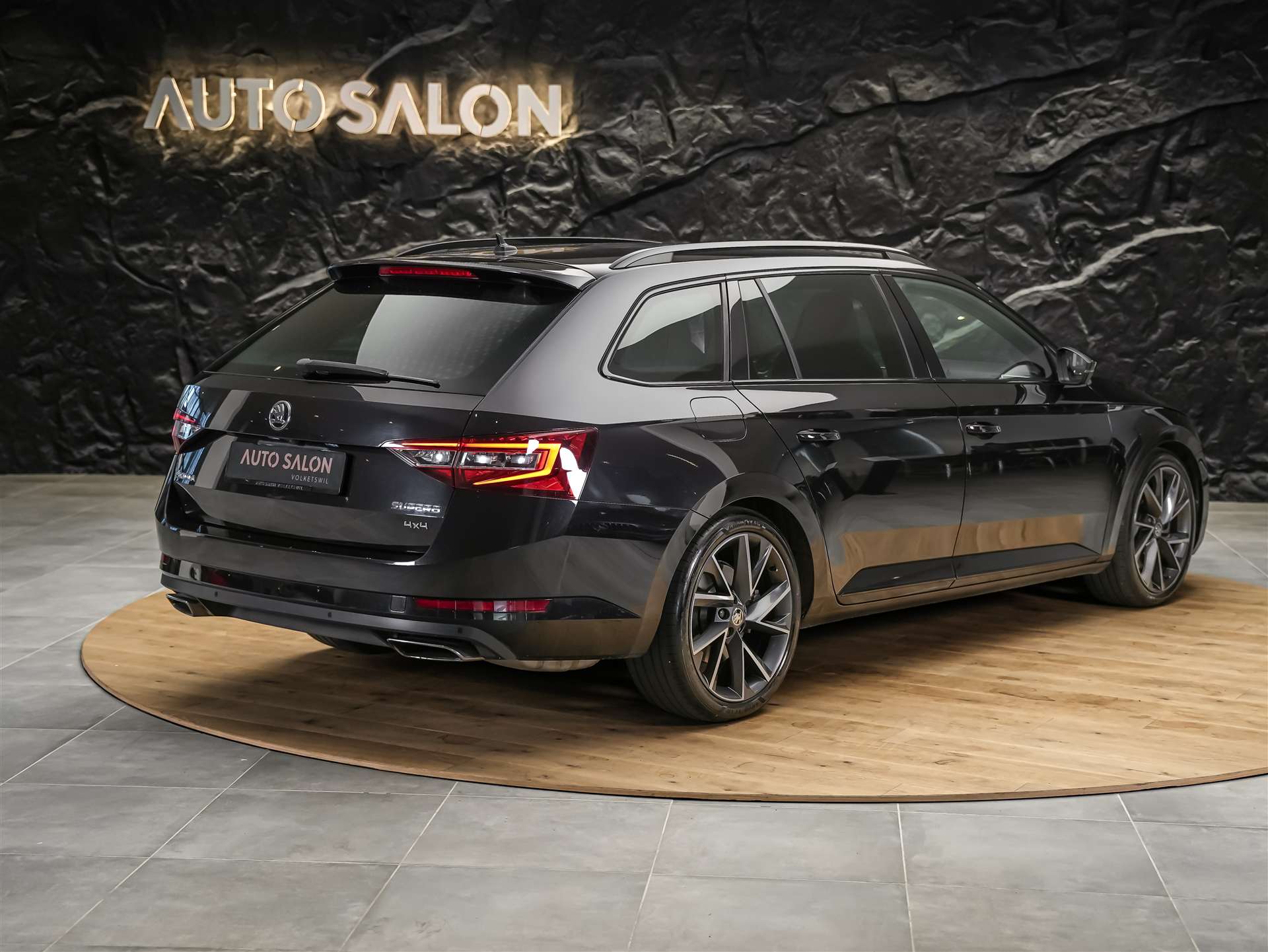 SKODA Superb Combi 2.0 TSI Sport Line DSG 4x4-image-4