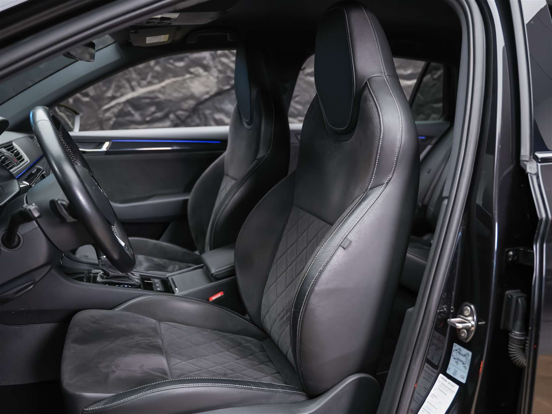 SKODA Superb Combi 2.0 TSI Sport Line DSG 4x4-image-9