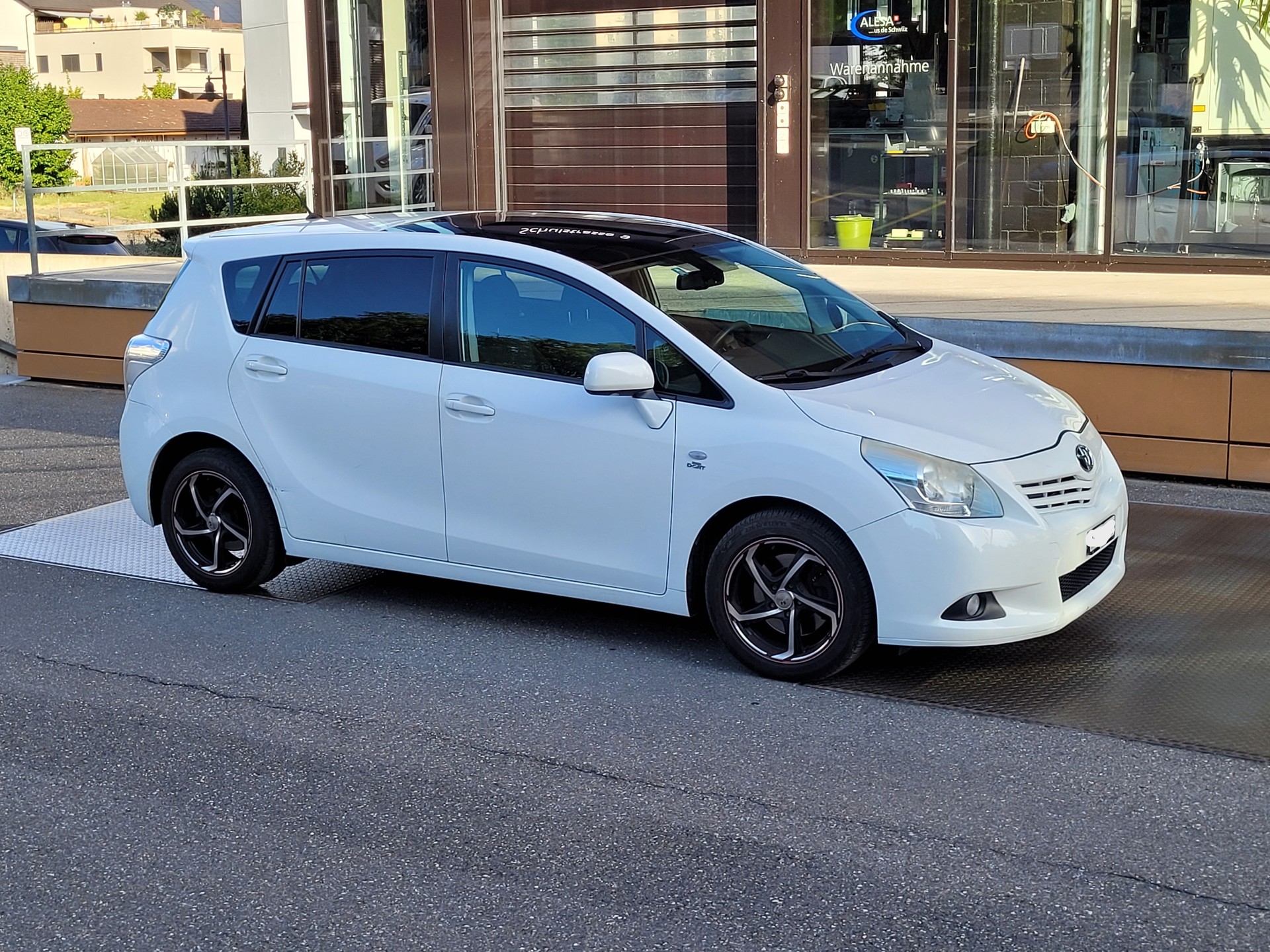 TOYOTA 2.2 D-CAT Sol 7P-image-3