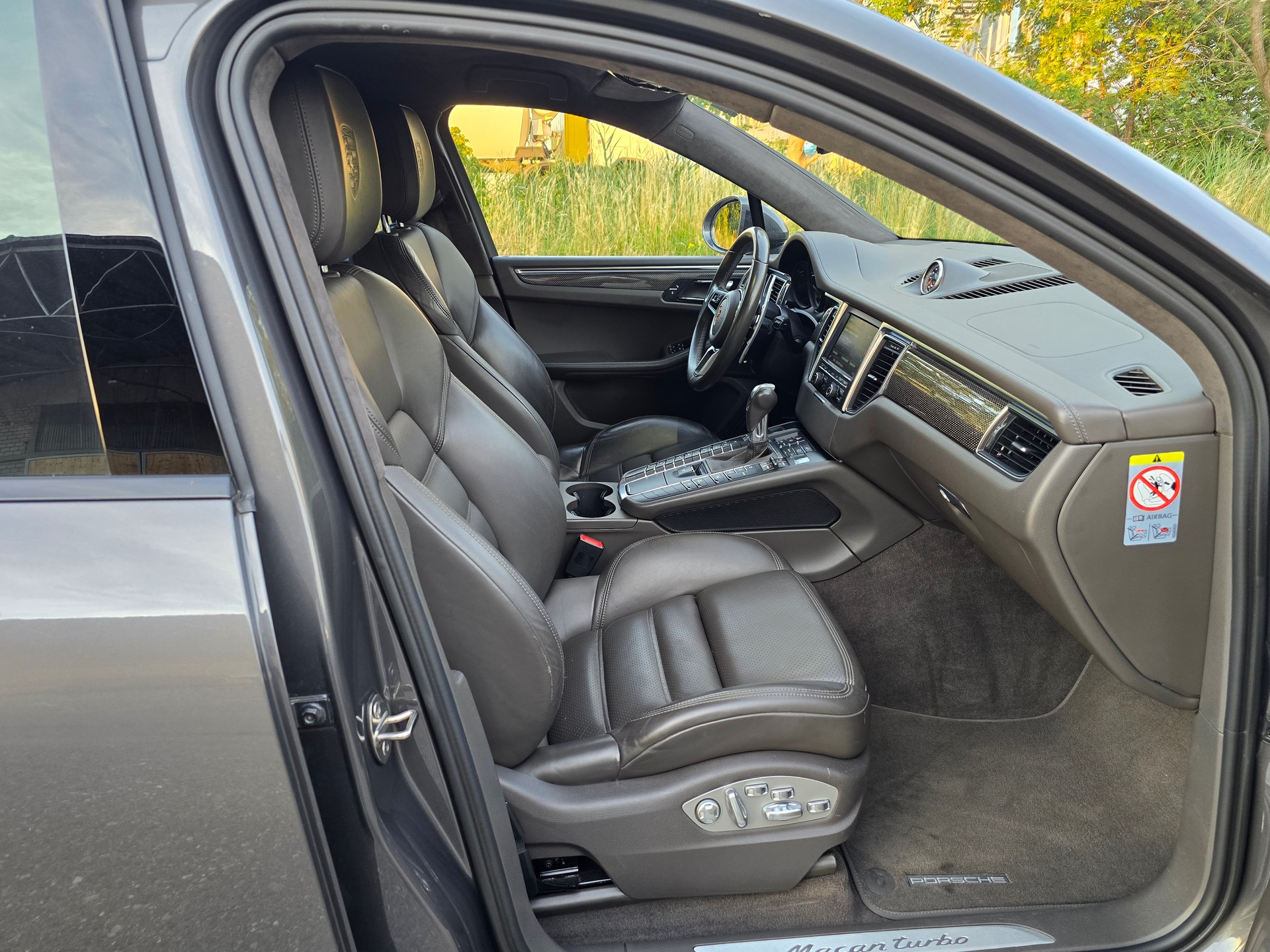 PORSCHE Macan Turbo PDK-image-10