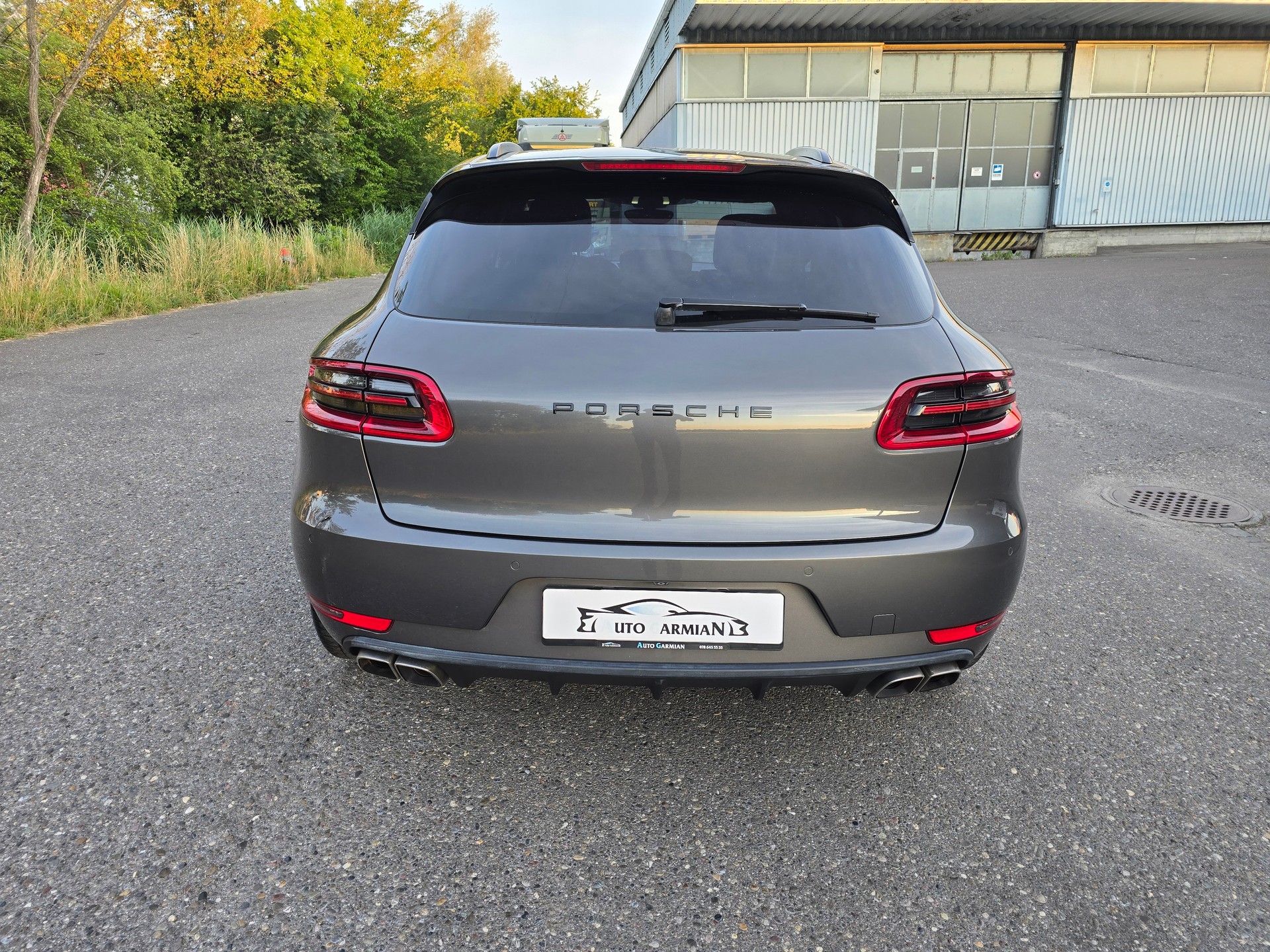 PORSCHE Macan Turbo PDK-showroom-element-3