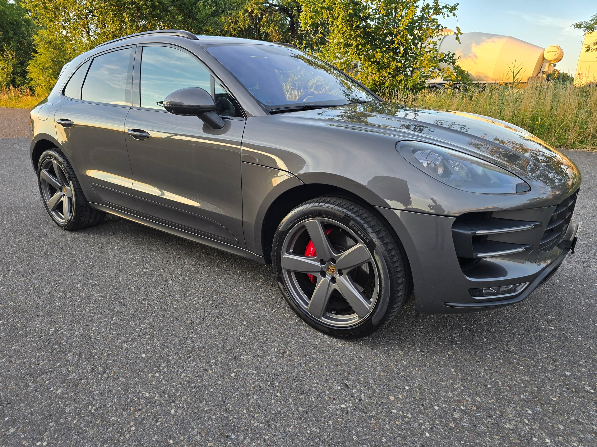 PORSCHE Macan Turbo PDK-showroom-element-1
