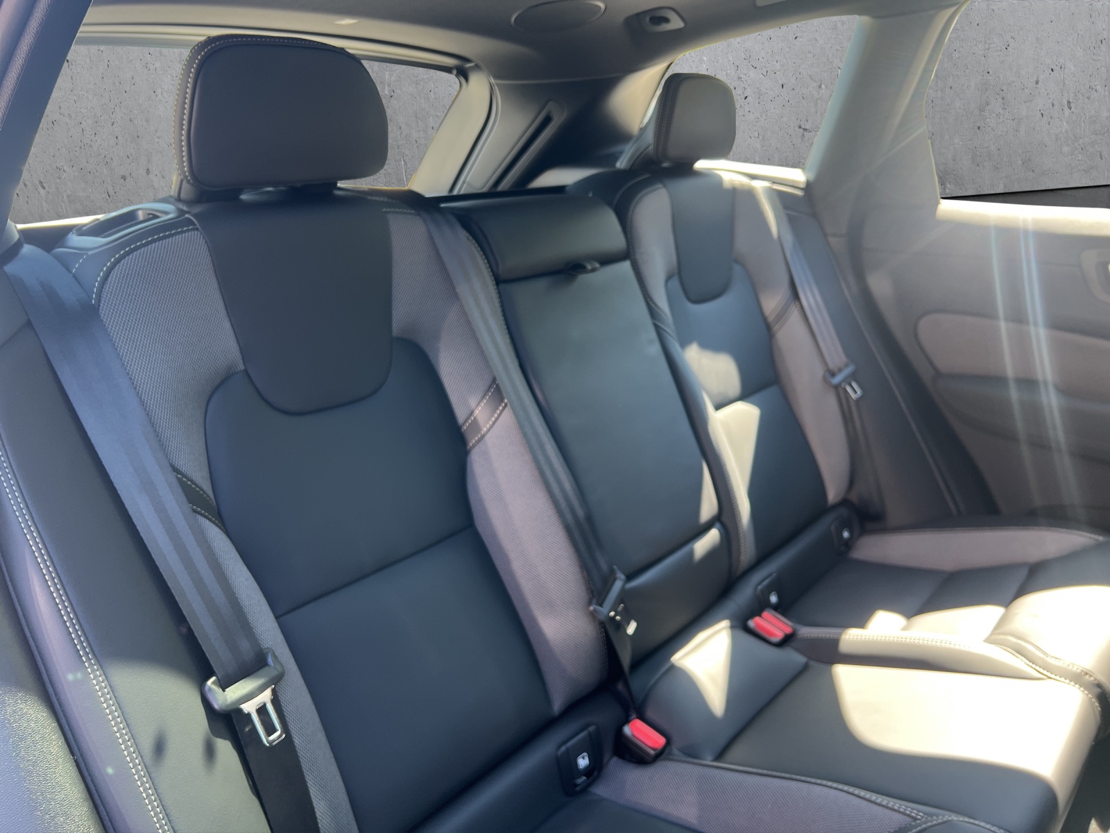 VOLVO XC60 T8 eAWD PluginHybrid Black Edition Geartronic-image-13