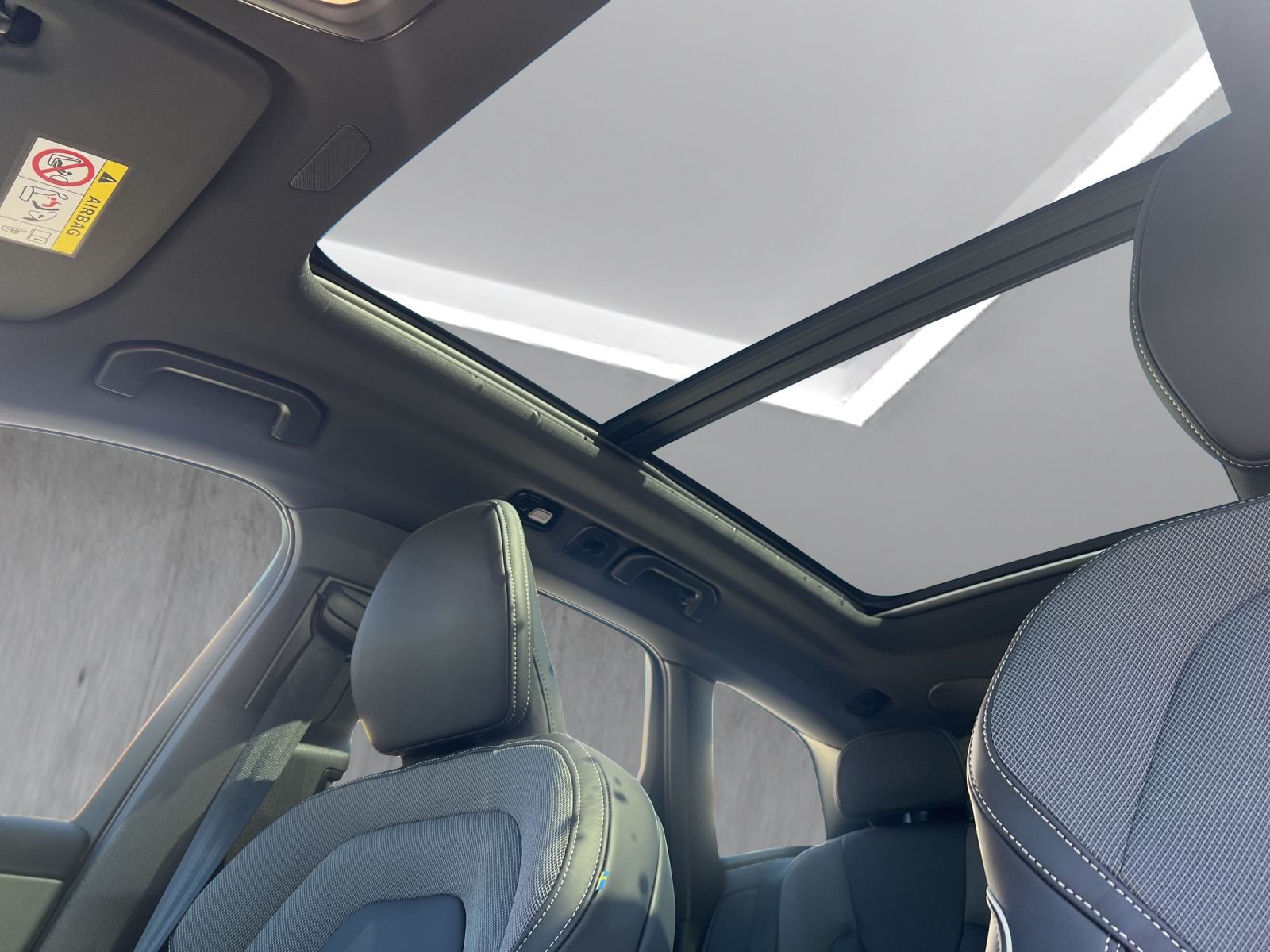VOLVO XC60 T8 eAWD PluginHybrid Black Edition Geartronic-image-15