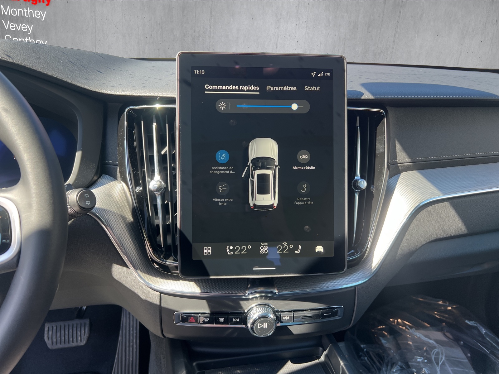 VOLVO XC60 T8 eAWD PluginHybrid Black Edition Geartronic-image-11