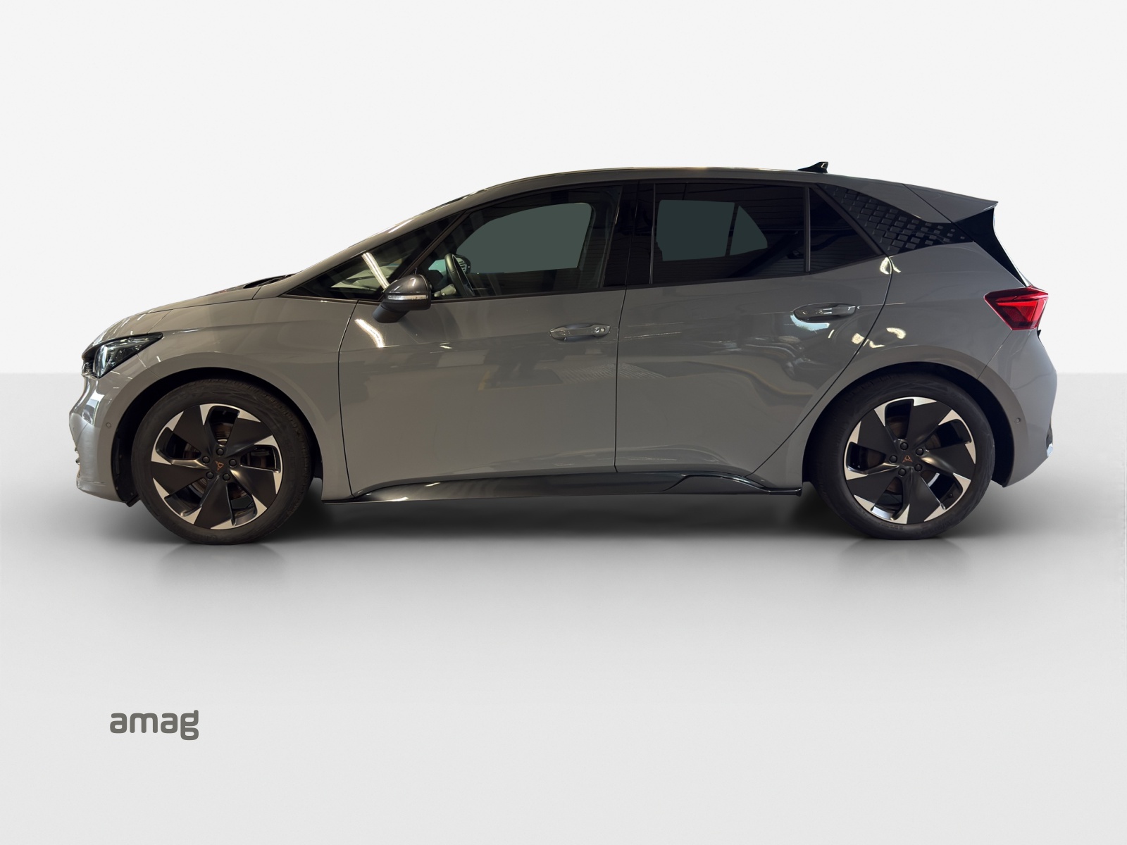 CUPRA Born 58 kWh-showroom-element-2