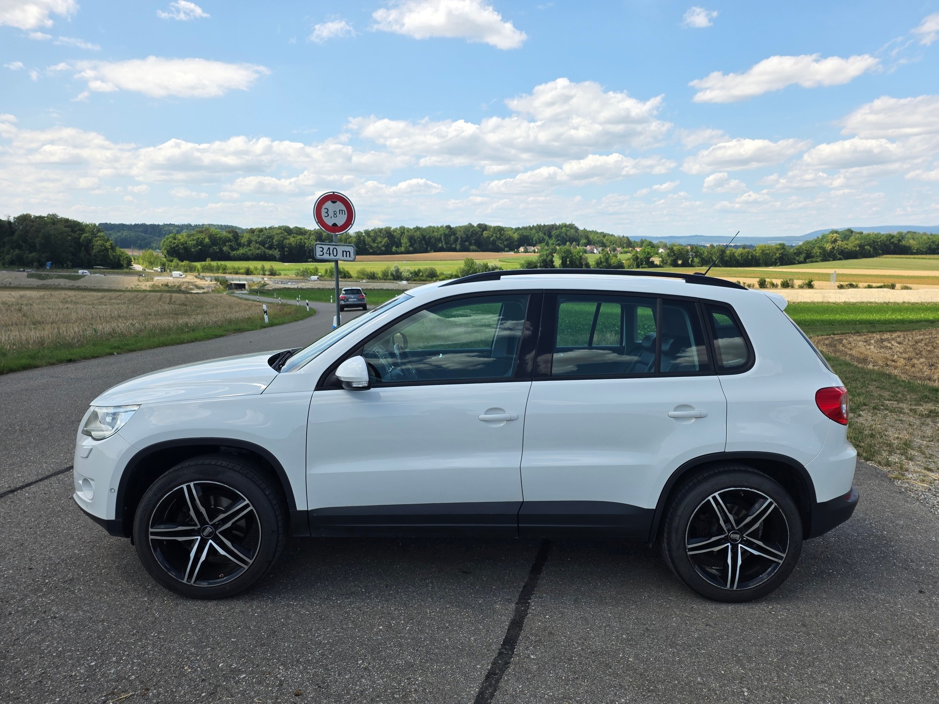VW Tiguan 2.0 TDI Sport&Style Tiptronic-image-6
